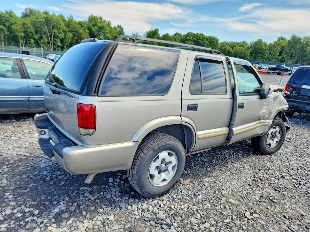 2004 Chevrolet Blazer Silver vin: 1GNDT13X64K124489