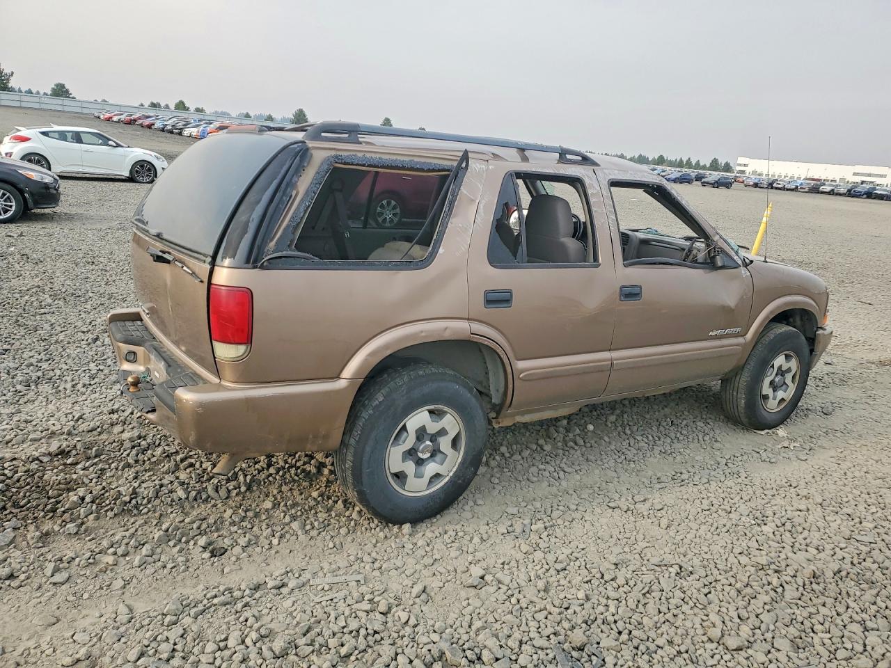 2004 Chevrolet Blazer Коричневый vin: 1GNDT13X64K163762