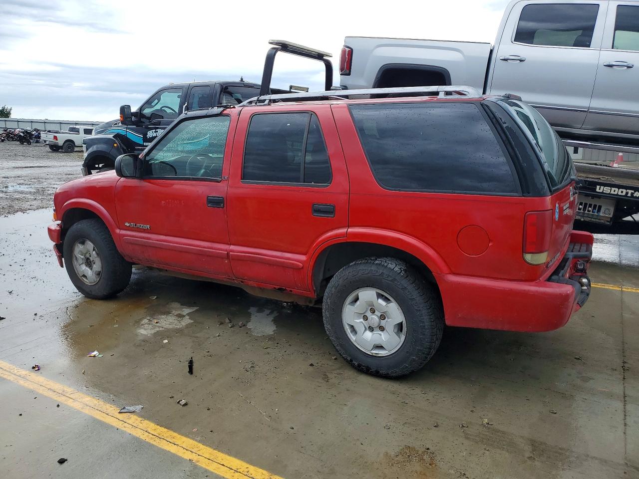 2003 Chevrolet Blazer Red vin: 1GNDT13X73K136567