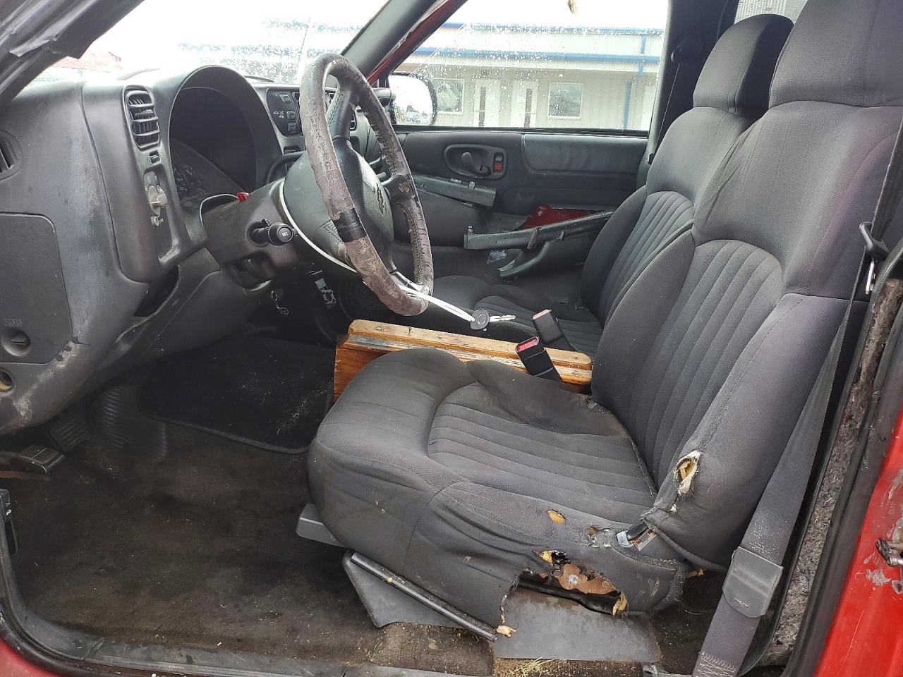 2003 Chevrolet Blazer Red vin: 1GNDT13X73K136567