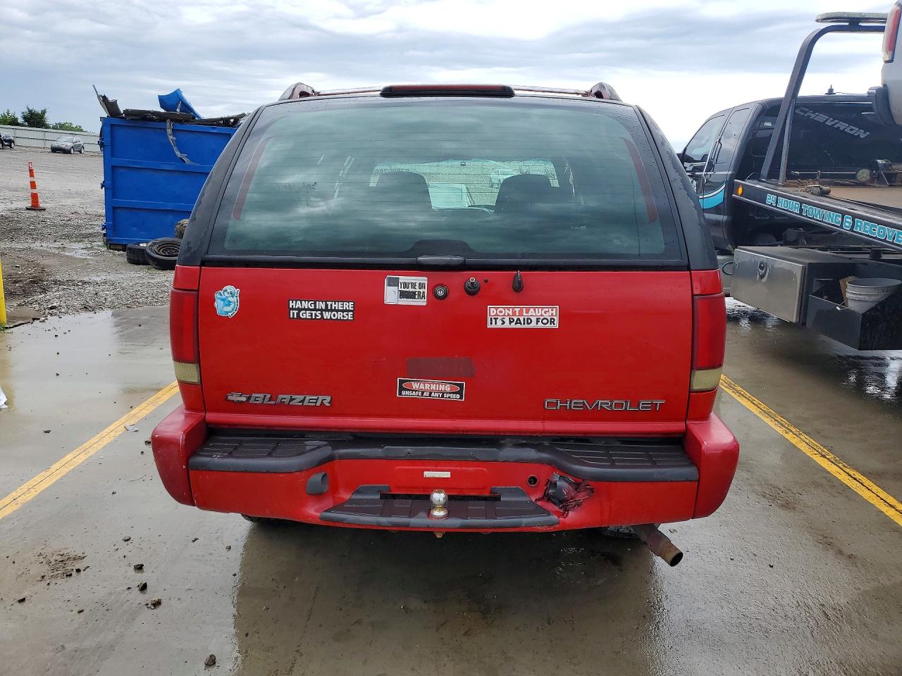 2003 Chevrolet Blazer Red vin: 1GNDT13X73K136567