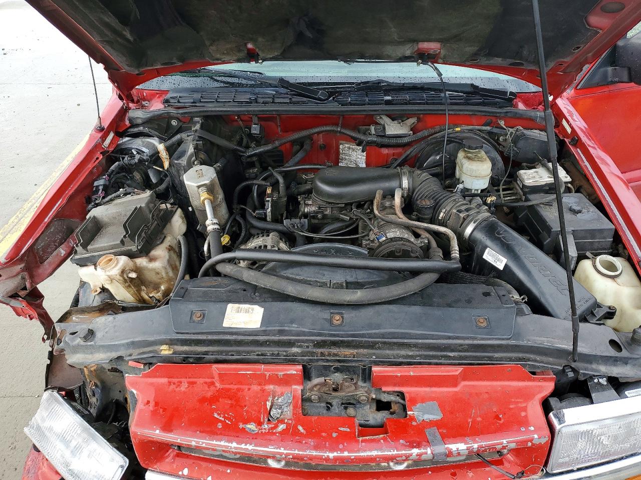 2003 Chevrolet Blazer Red vin: 1GNDT13X73K136567