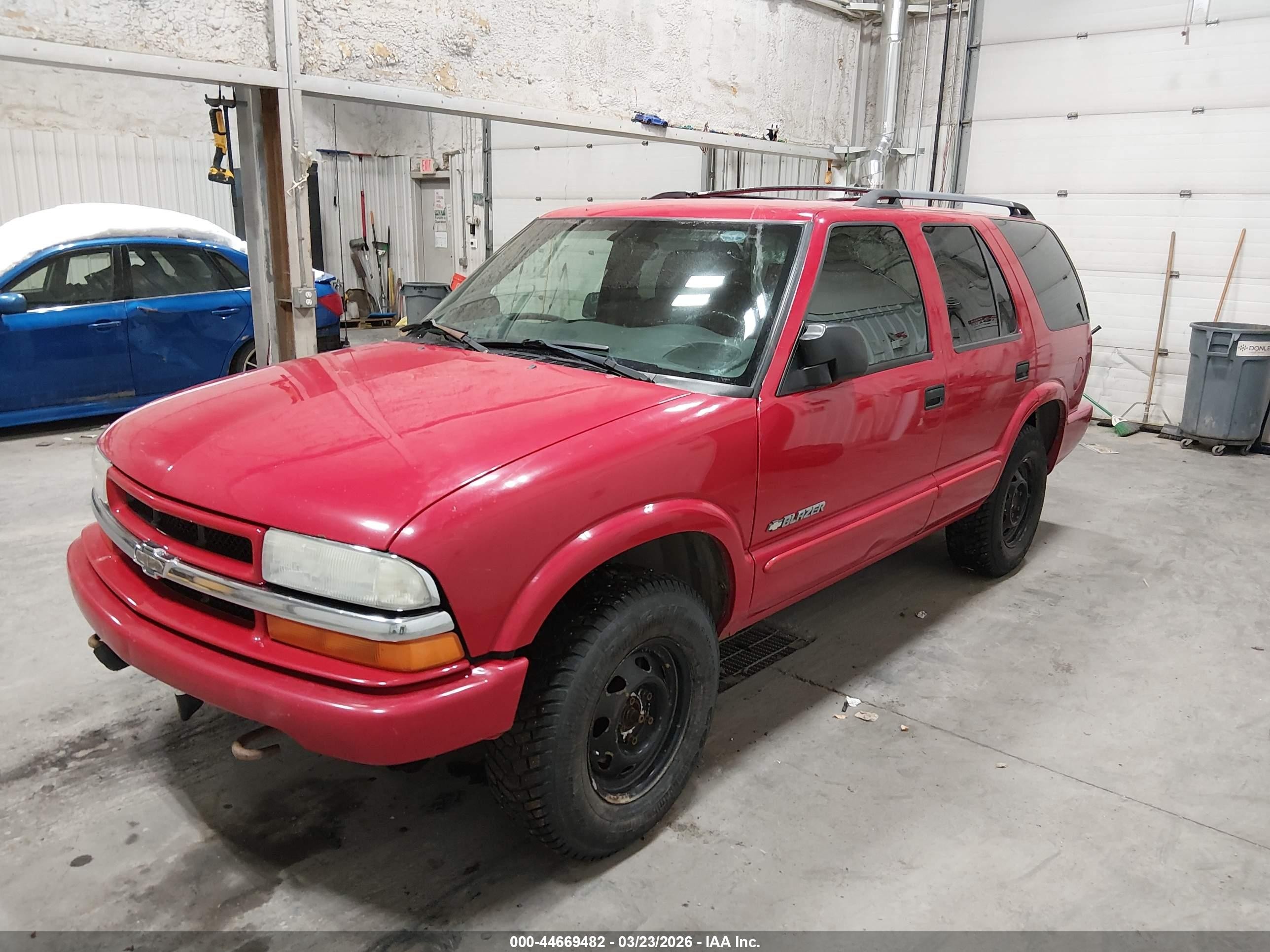 2004 Chevrolet Blazer Ls Red vin: 1GNDT13X84K146400