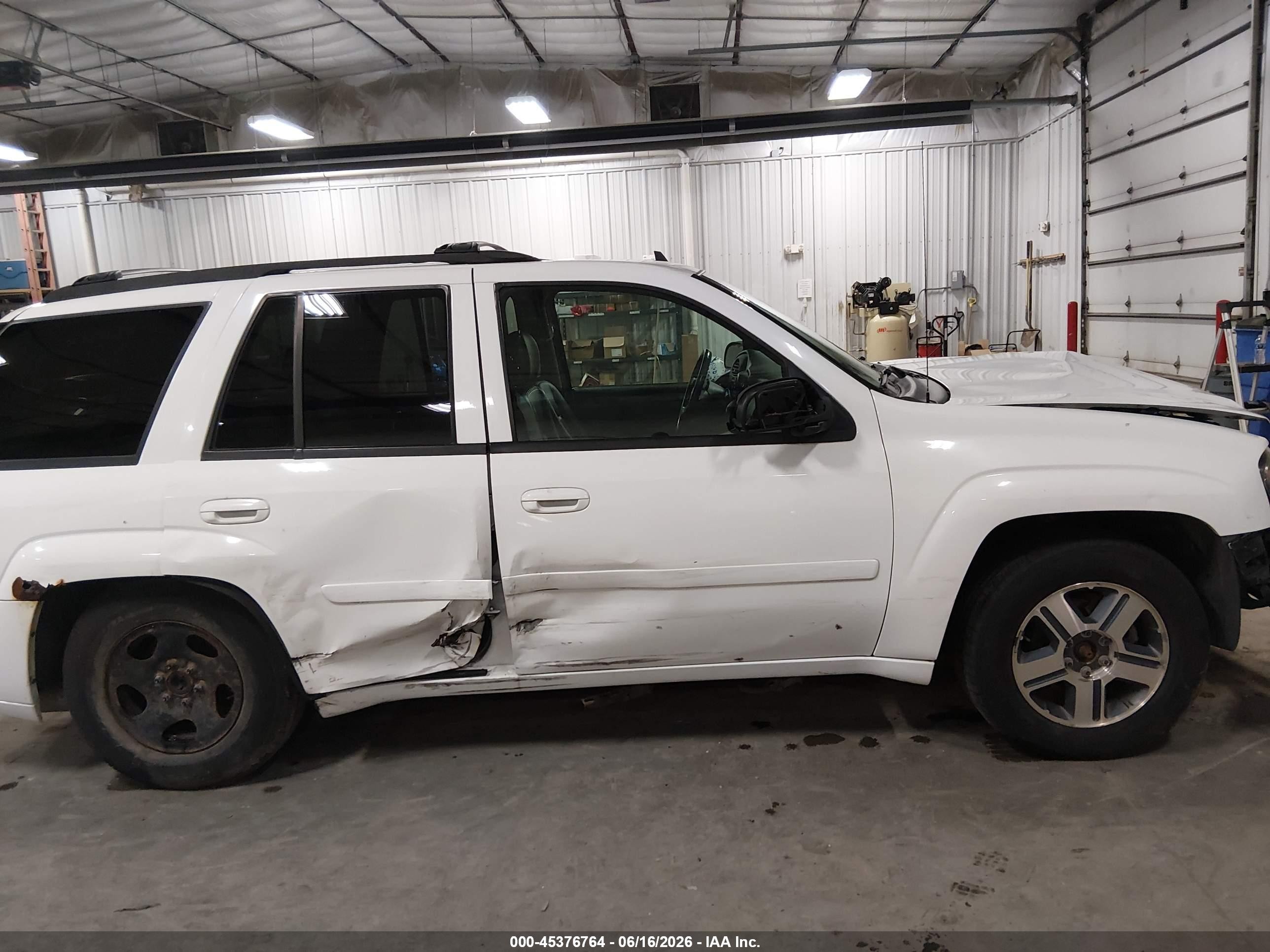 2009 Chevrolet Trailblazer Lt Белый vin: 1GNDT33S292110449