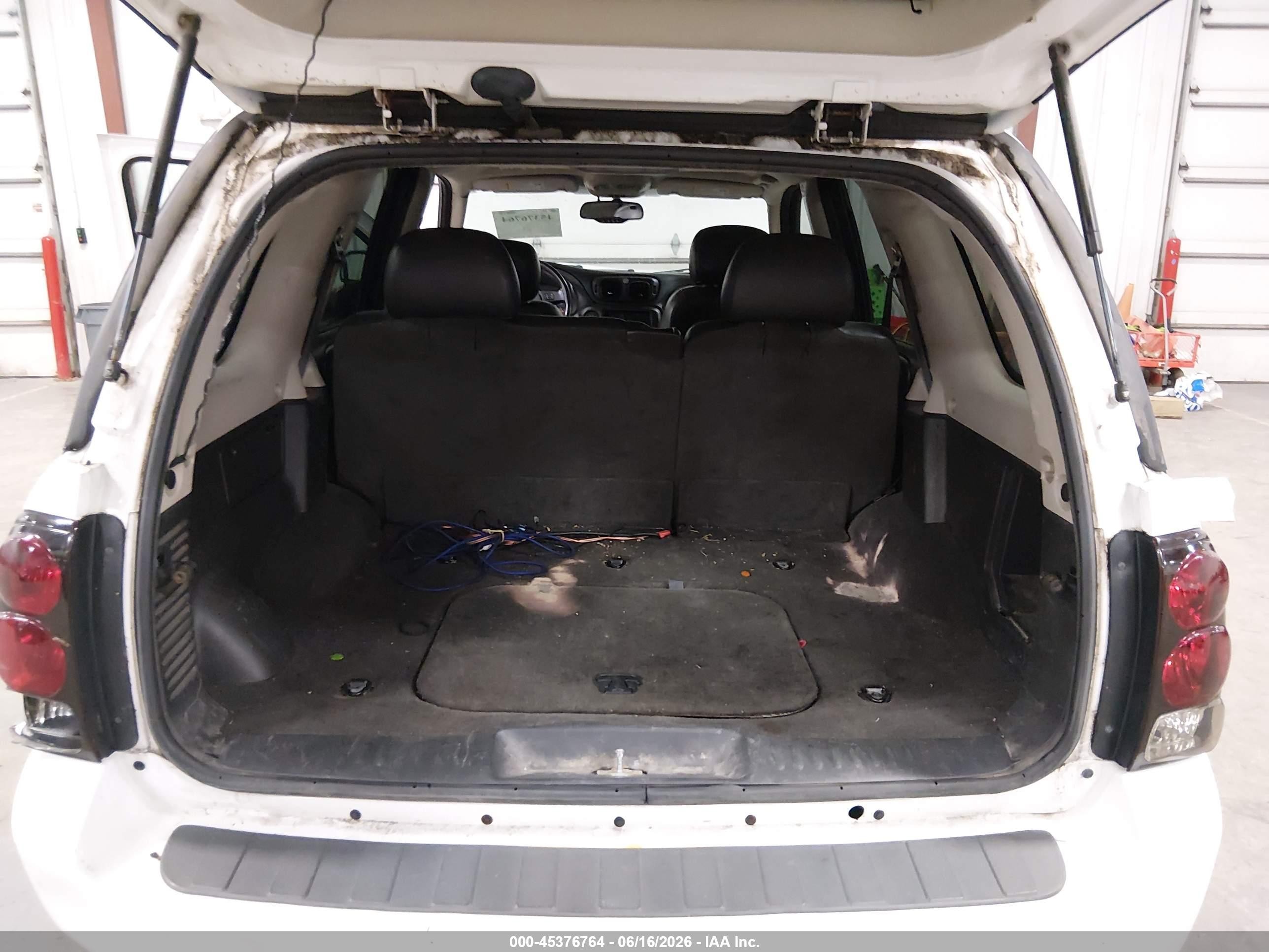 2009 Chevrolet Trailblazer Lt Белый vin: 1GNDT33S292110449