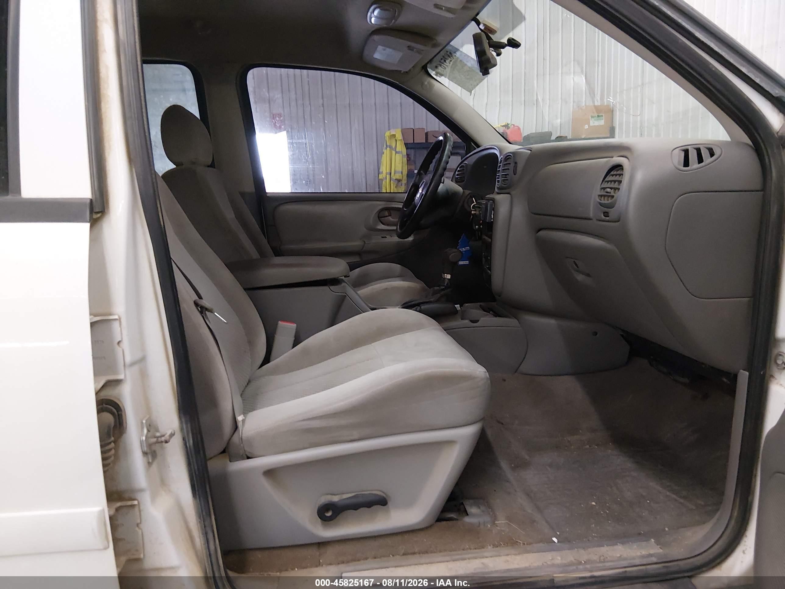 2009 Chevrolet Trailblazer Lt Белый vin: 1GNDT33SX92131713