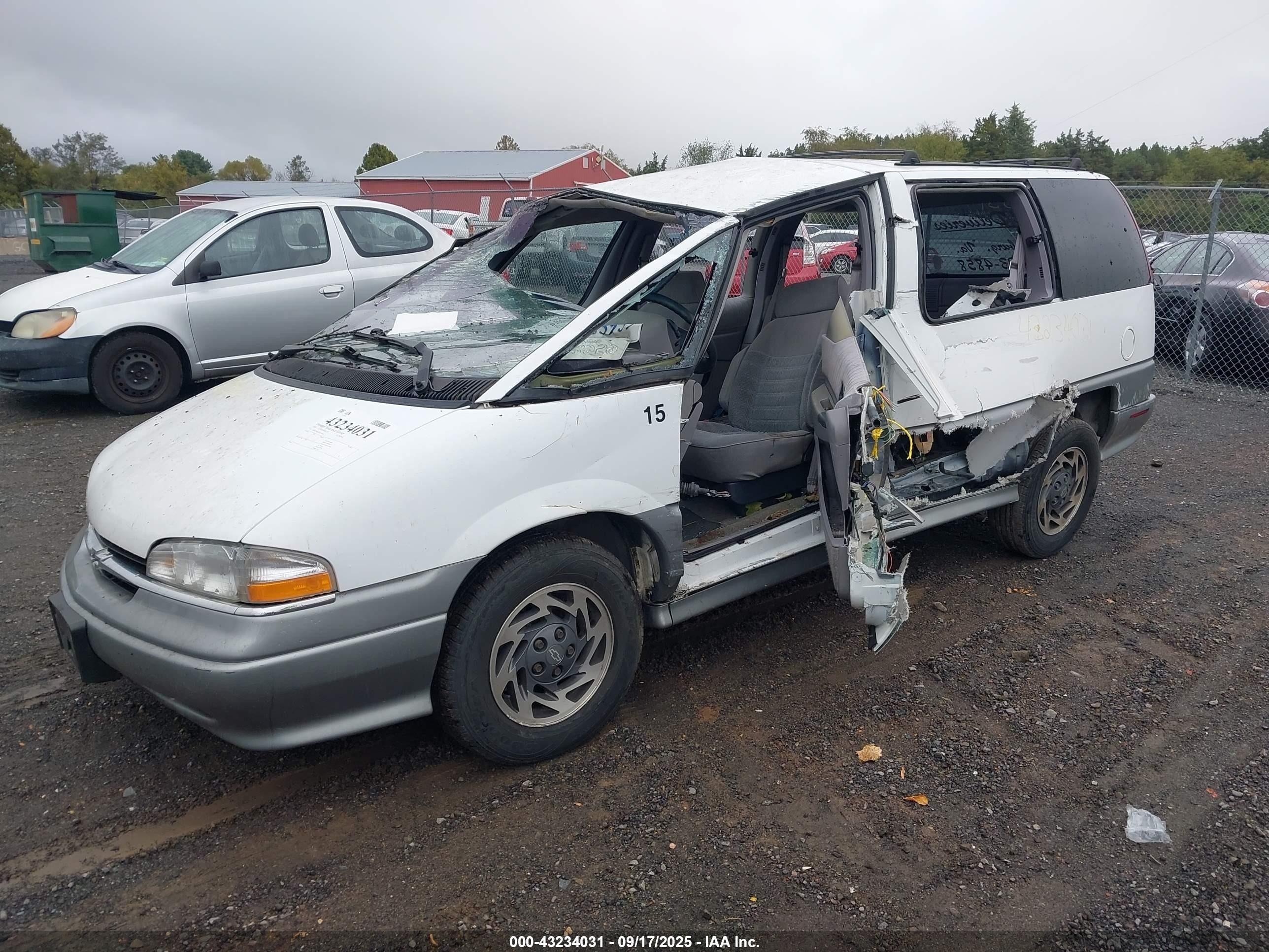 1995 Chevrolet Lumina Apv White vin: 1GNDU06L6ST126489
