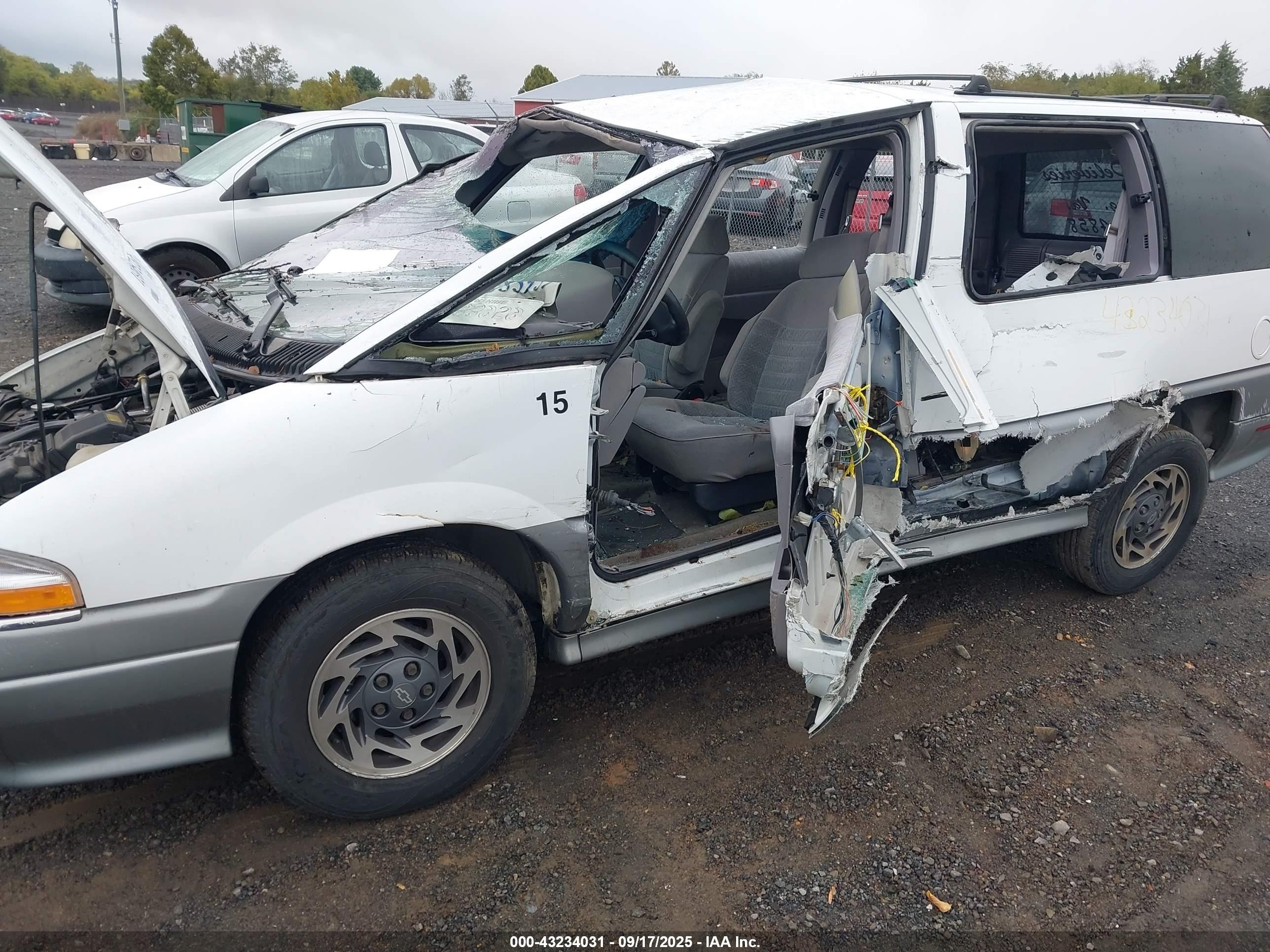 1995 Chevrolet Lumina Apv White vin: 1GNDU06L6ST126489