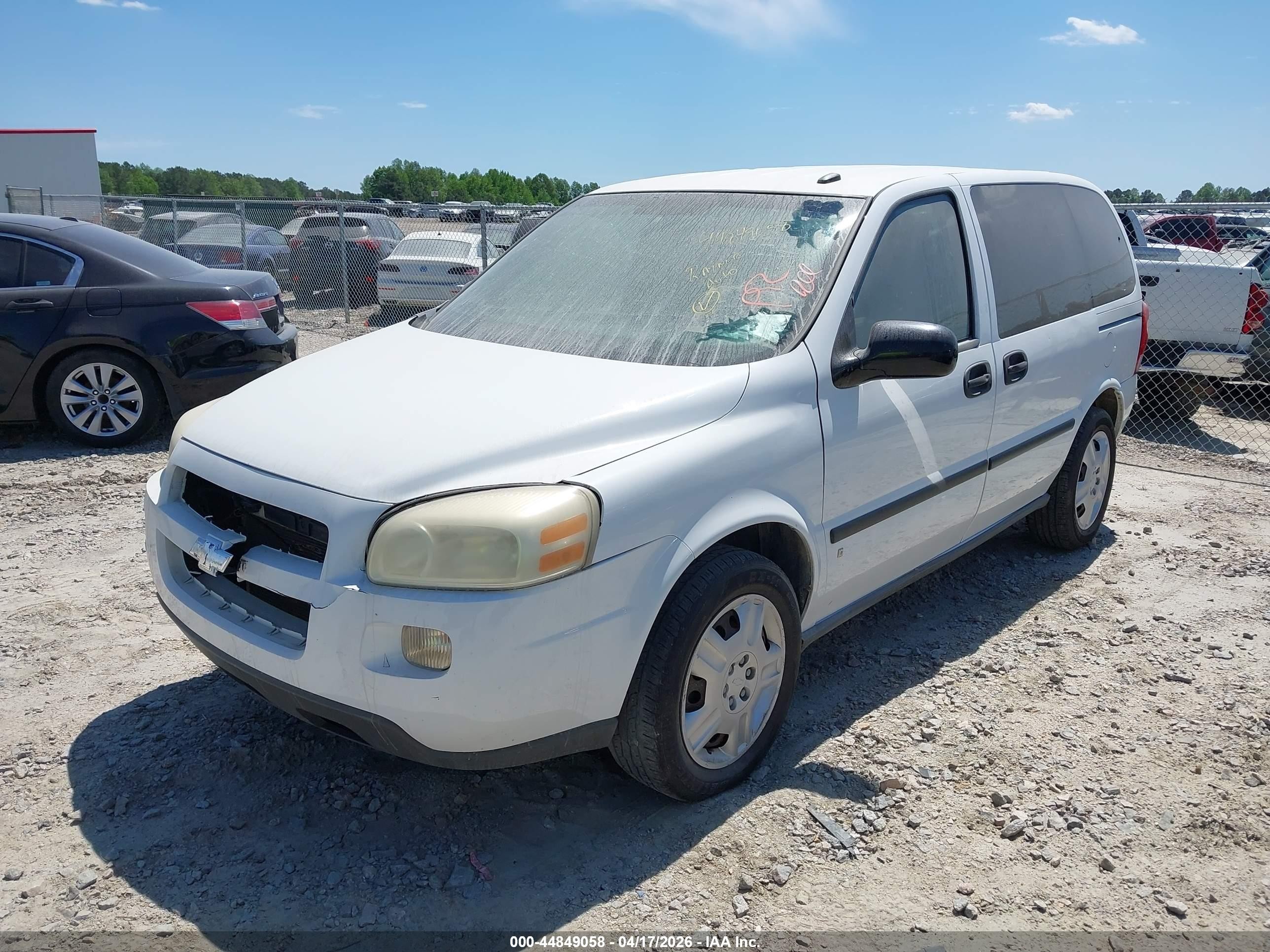 2008 Chevrolet Uplander Ls White vin: 1GNDU23118D160809