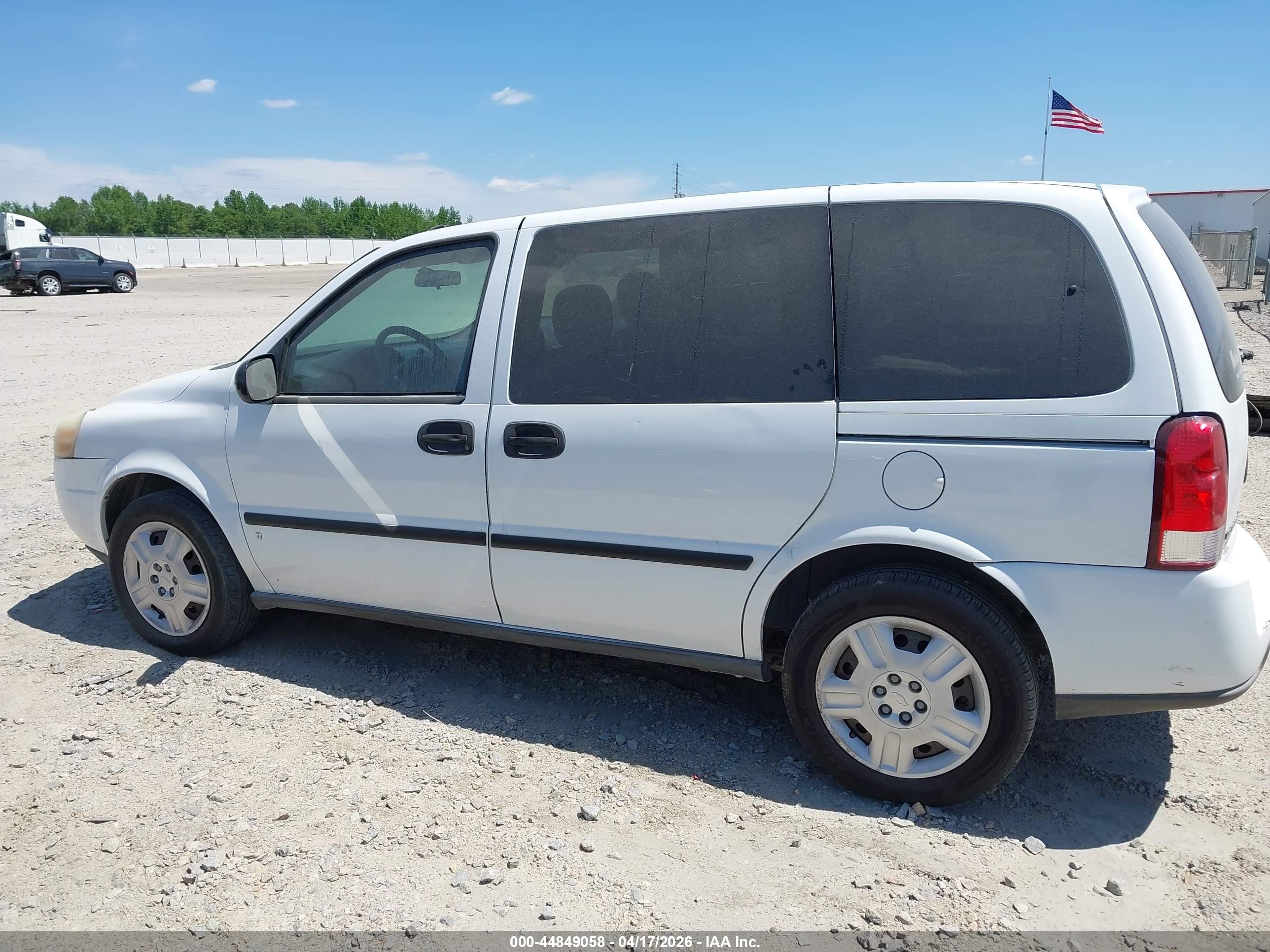 2008 Chevrolet Uplander Ls White vin: 1GNDU23118D160809