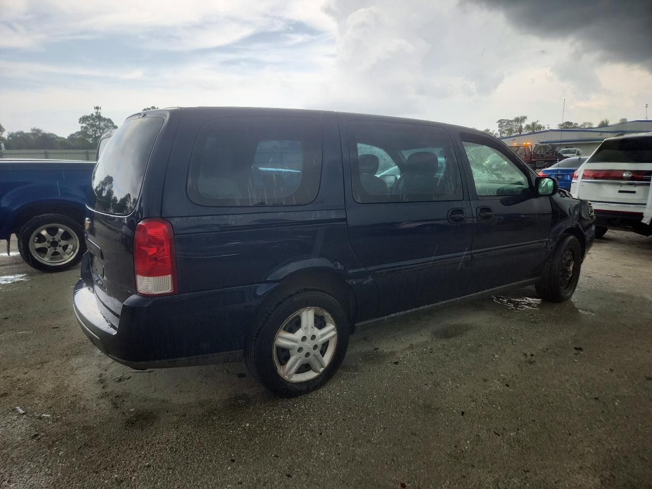2005 Chevrolet Uplander Blue vin: 1GNDV03L95D292005