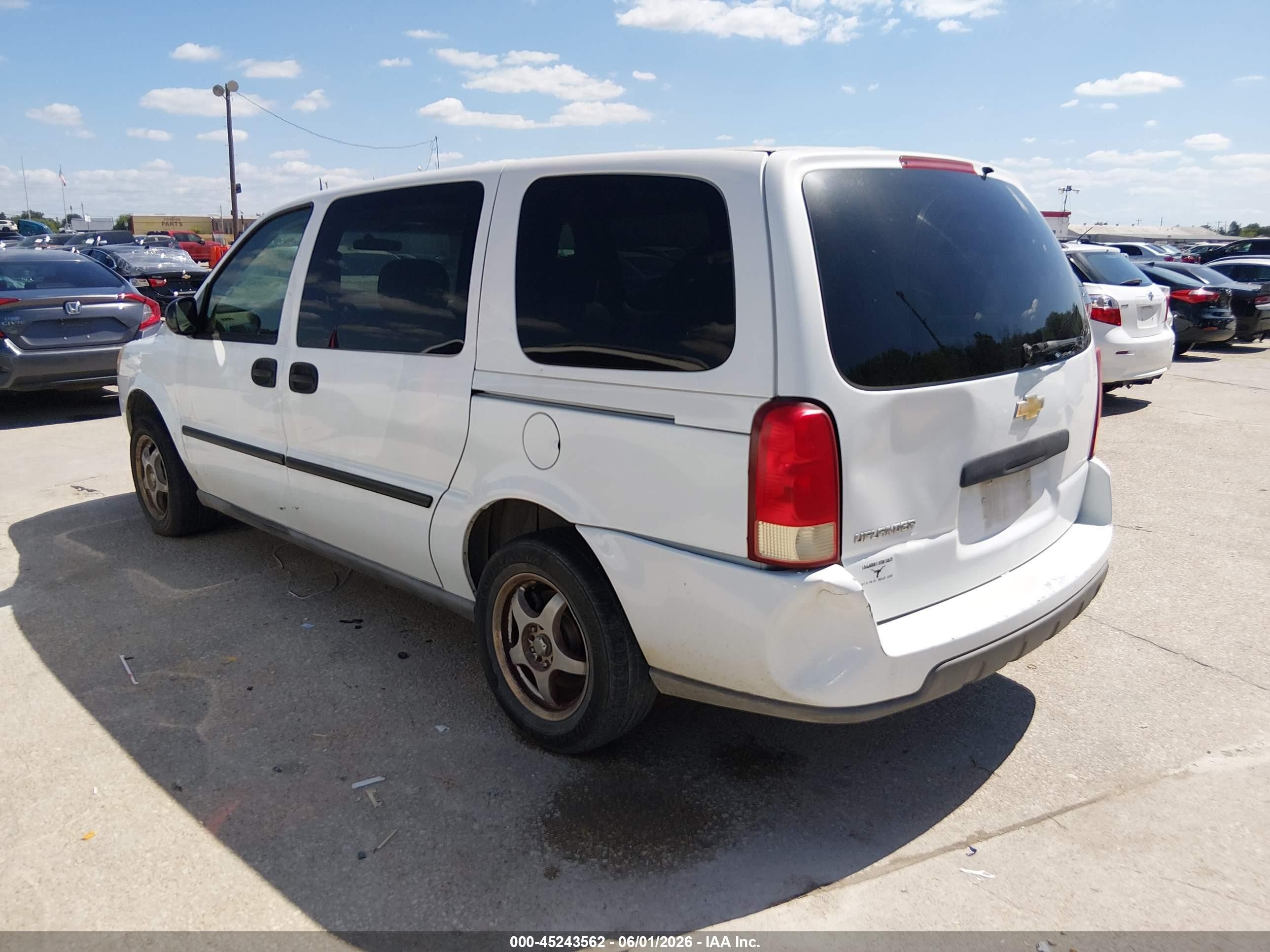 2005 Chevrolet Uplander   White vin: 1GNDV03LX5D246151