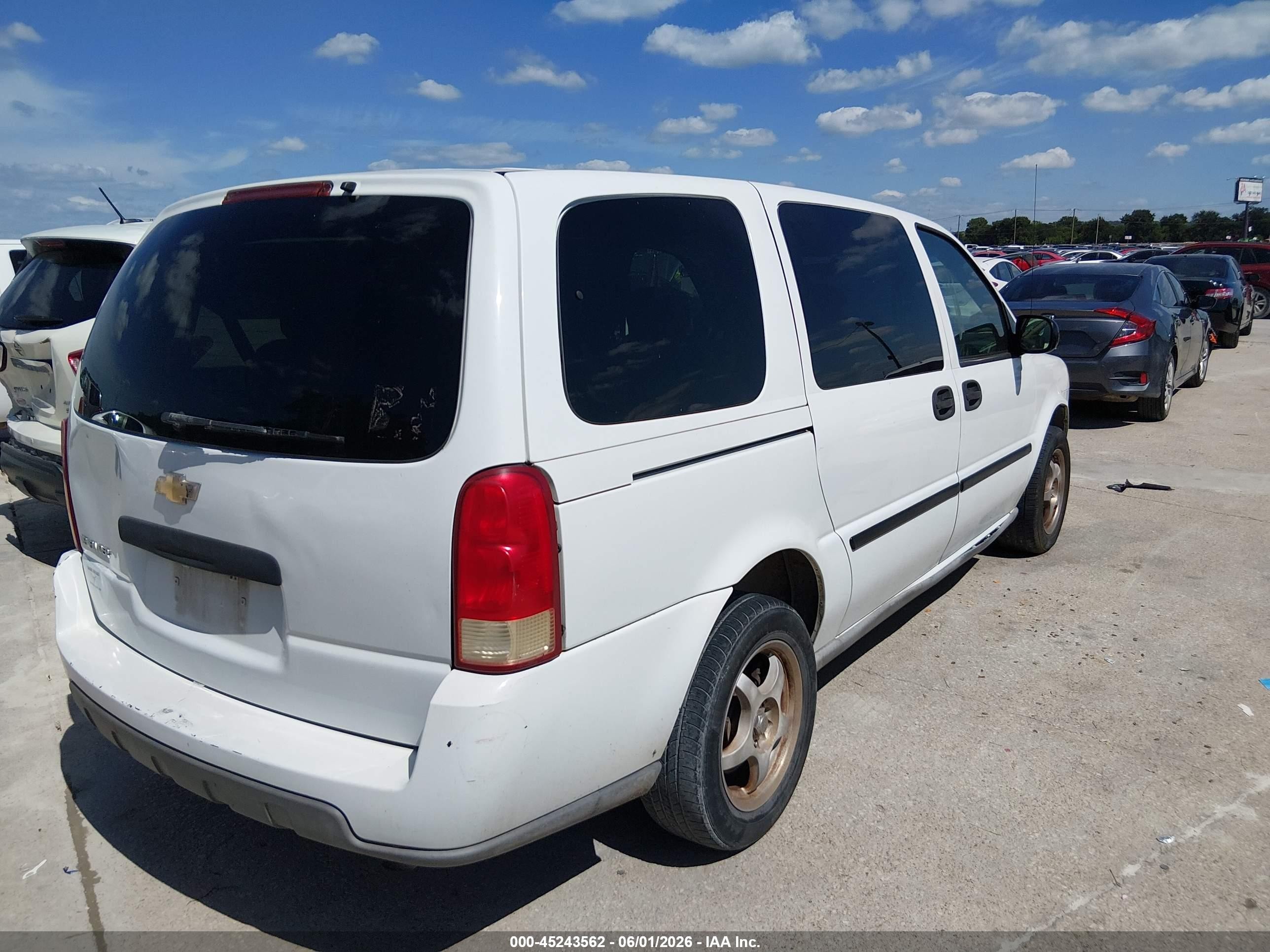 2005 Chevrolet Uplander   White vin: 1GNDV03LX5D246151