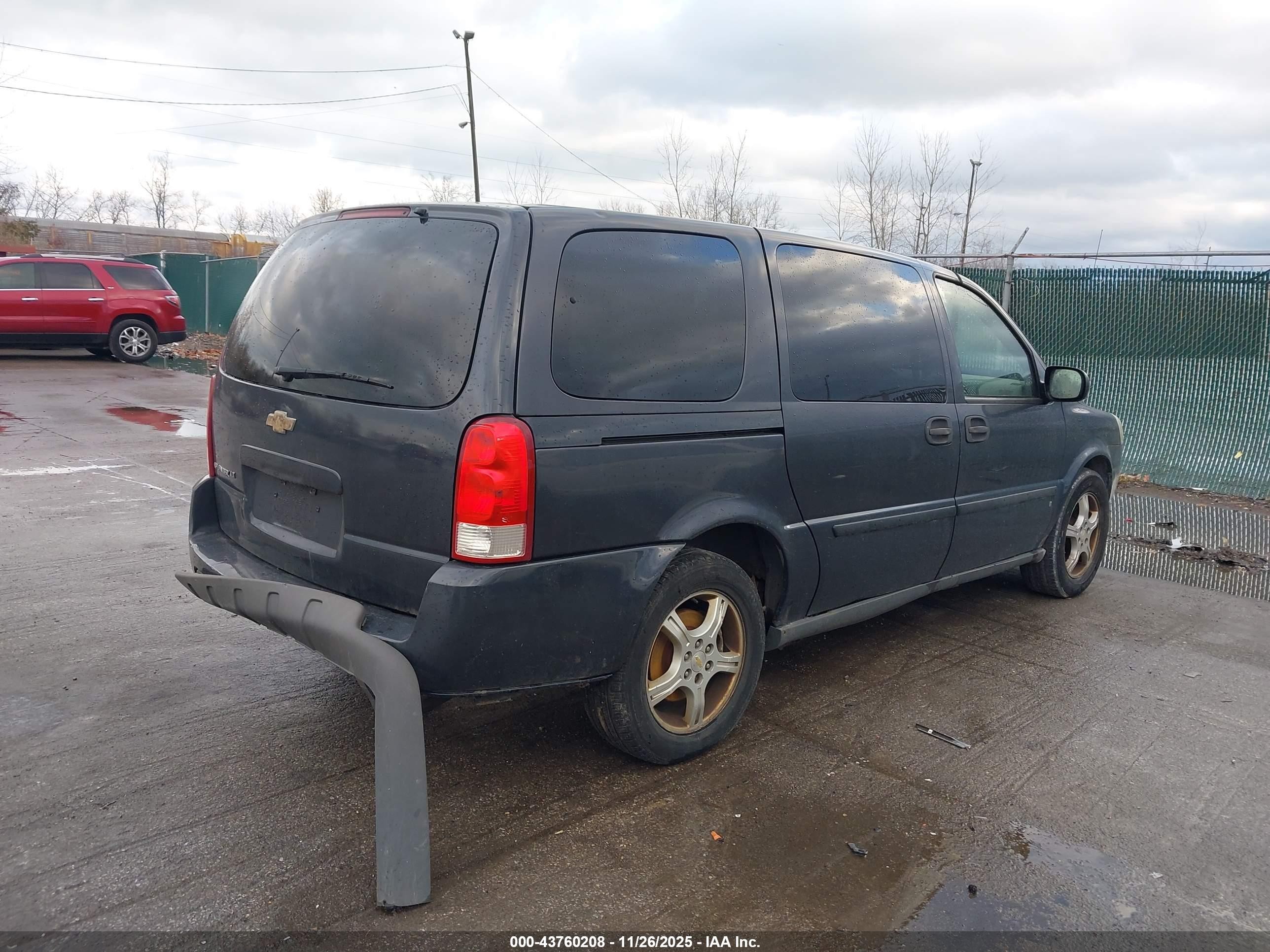 2008 Chevrolet Uplander Ls Gray vin: 1GNDV23128D202031