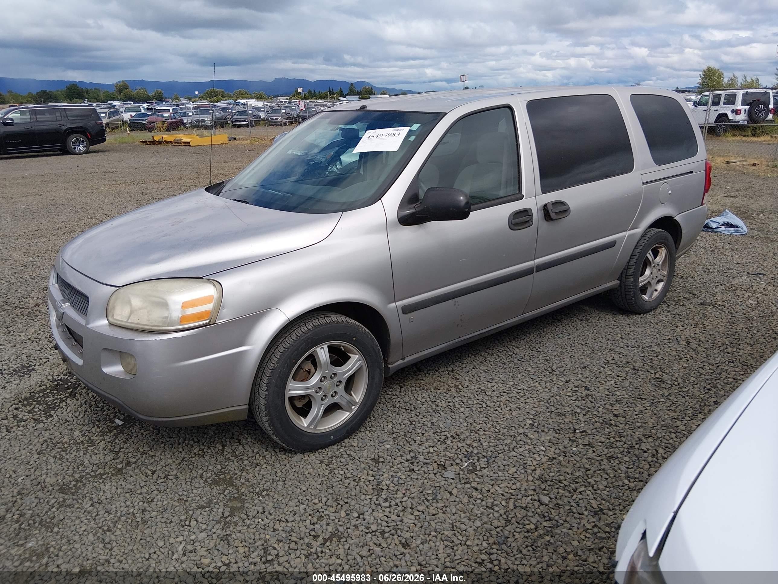2008 Chevrolet Uplander Ls Silver vin: 1GNDV23138D140428