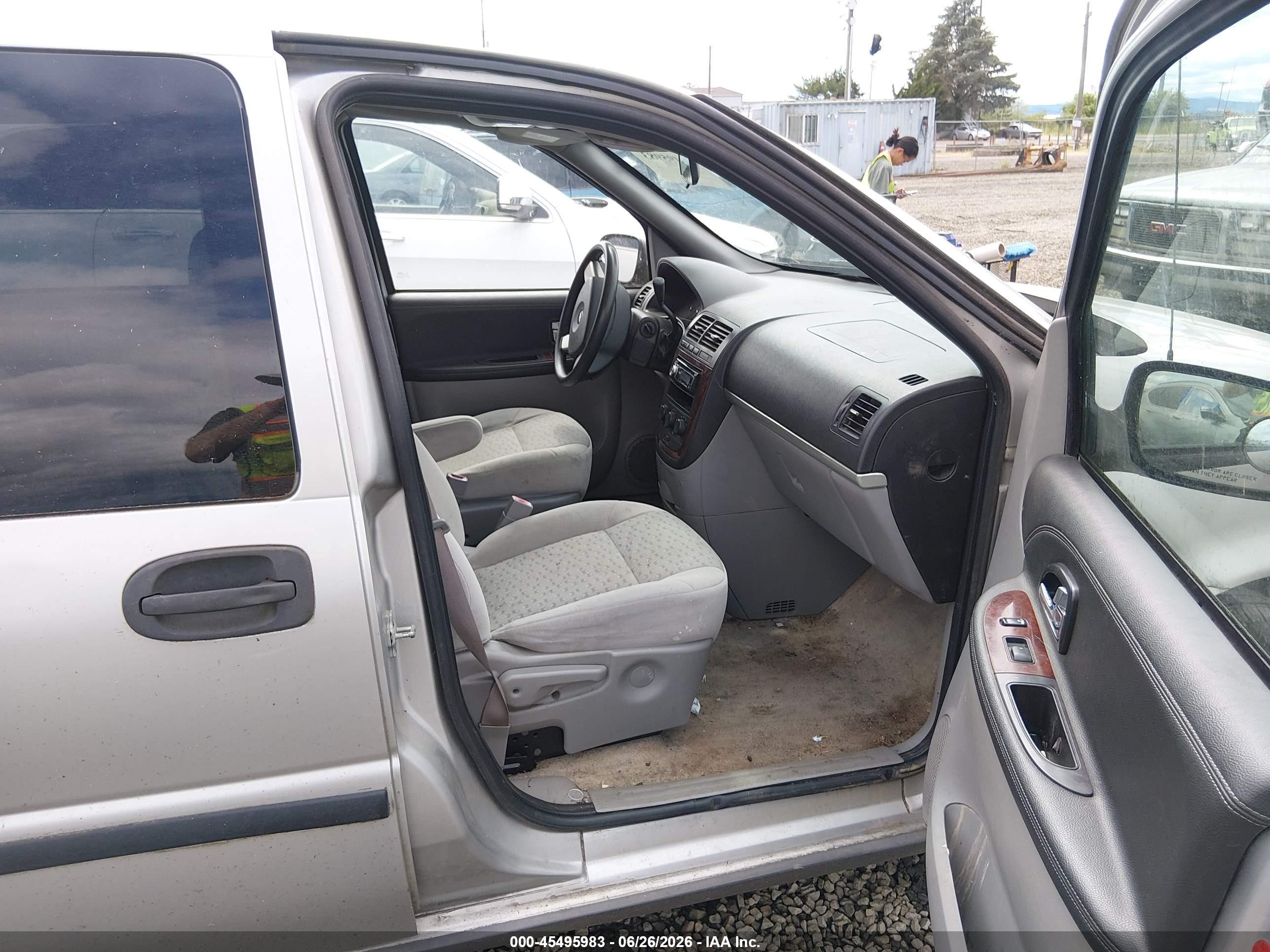 2008 Chevrolet Uplander Ls Silver vin: 1GNDV23138D140428