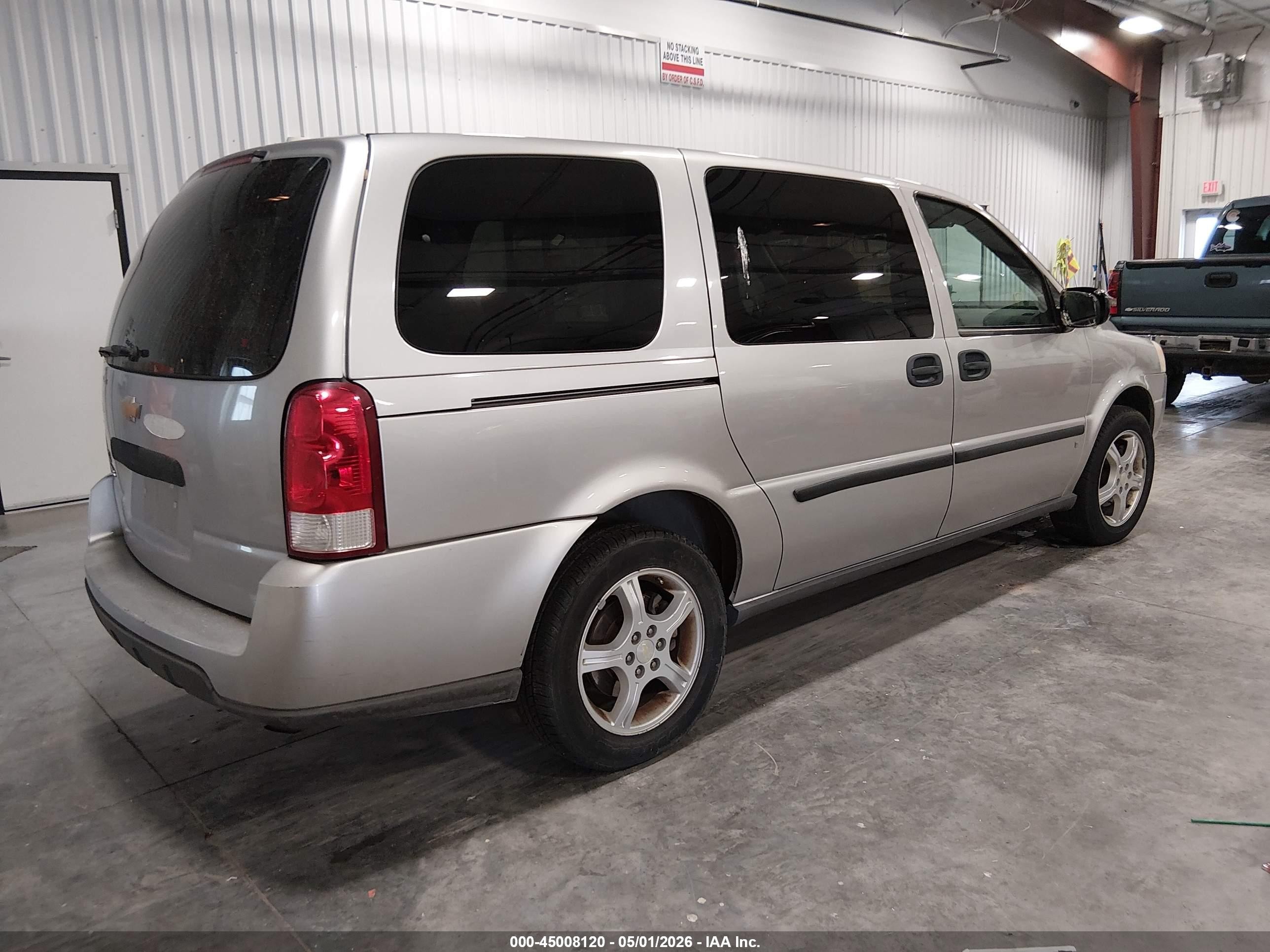 2008 Chevrolet Uplander Ls Silver vin: 1GNDV23148D140602