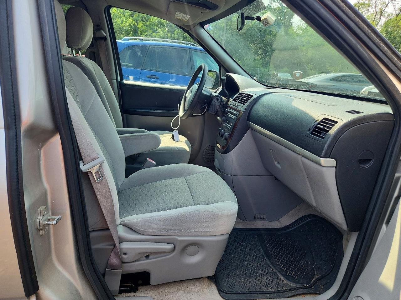 2008 Chevrolet Uplander Ls Серебряный vin: 1GNDV23178D199062