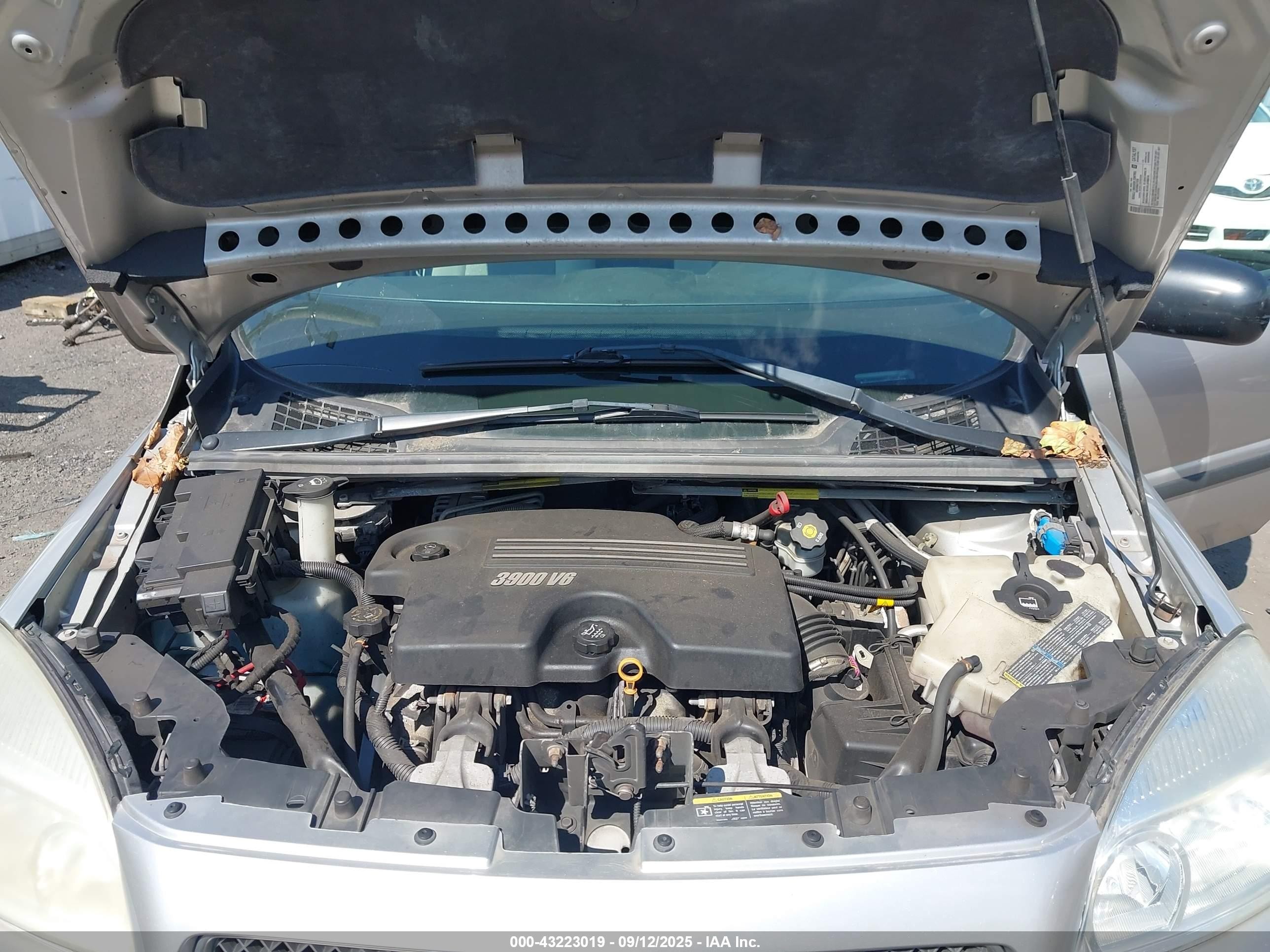 2008 Chevrolet Uplander Ls Silver vin: 1GNDV23198D201426