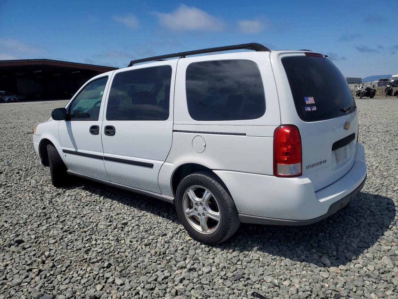 2008 Chevrolet Uplander Ls Белый vin: 1GNDV231X8D127563