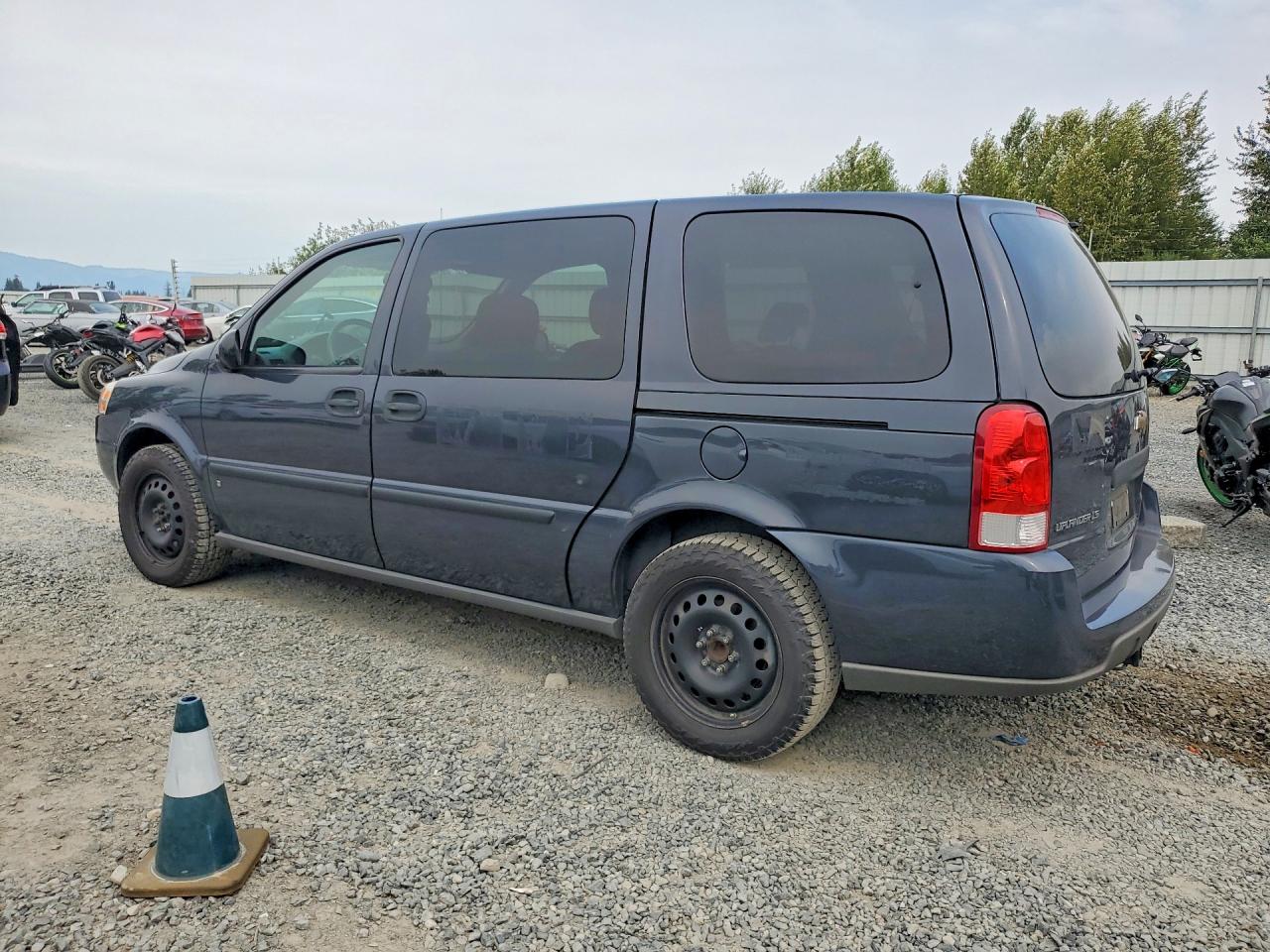 2008 Chevrolet Uplander Ls Gray vin: 1GNDV231X8D210796