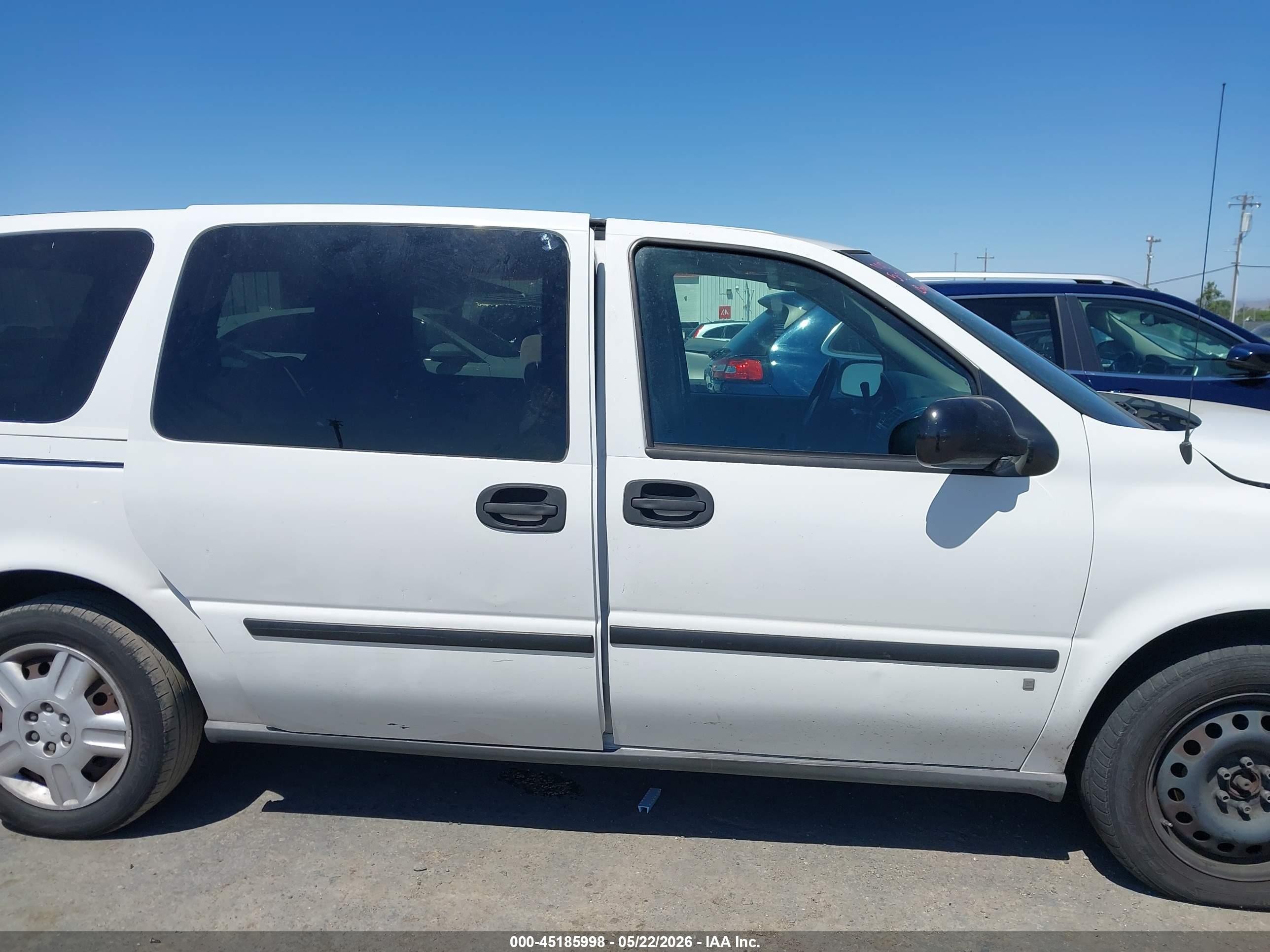 2008 Chevrolet Uplander Ls White vin: 1GNDV23W78D103975