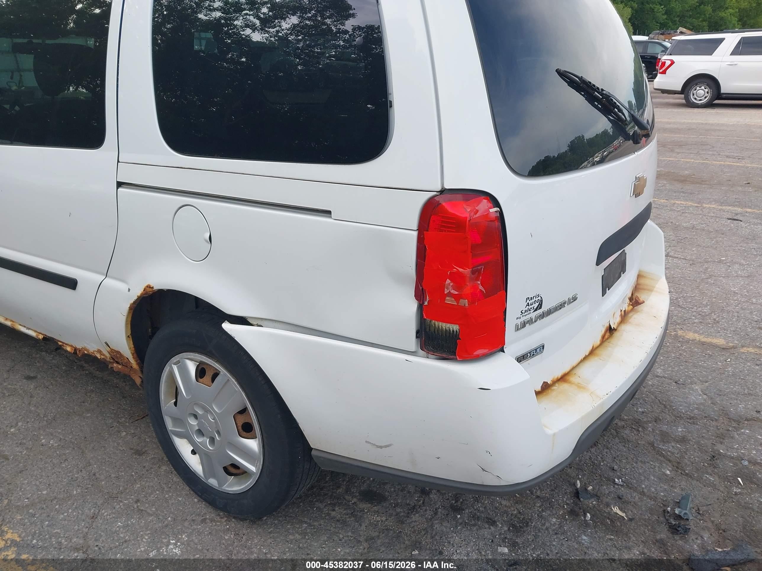 2008 Chevrolet Uplander Ls White vin: 1GNDV23W88D187255
