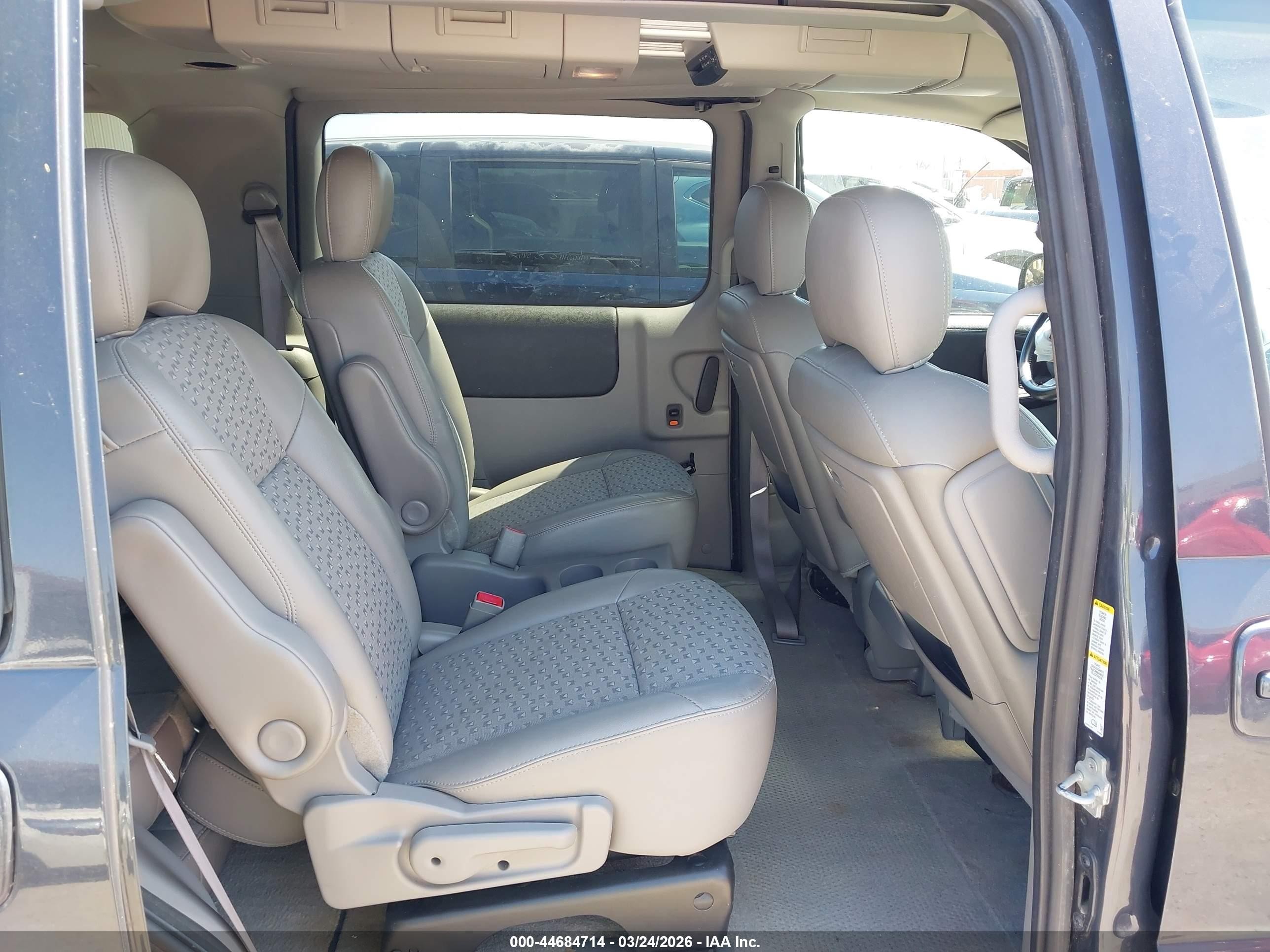 2008 Chevrolet Uplander Lt Gray vin: 1GNDV33118D204181