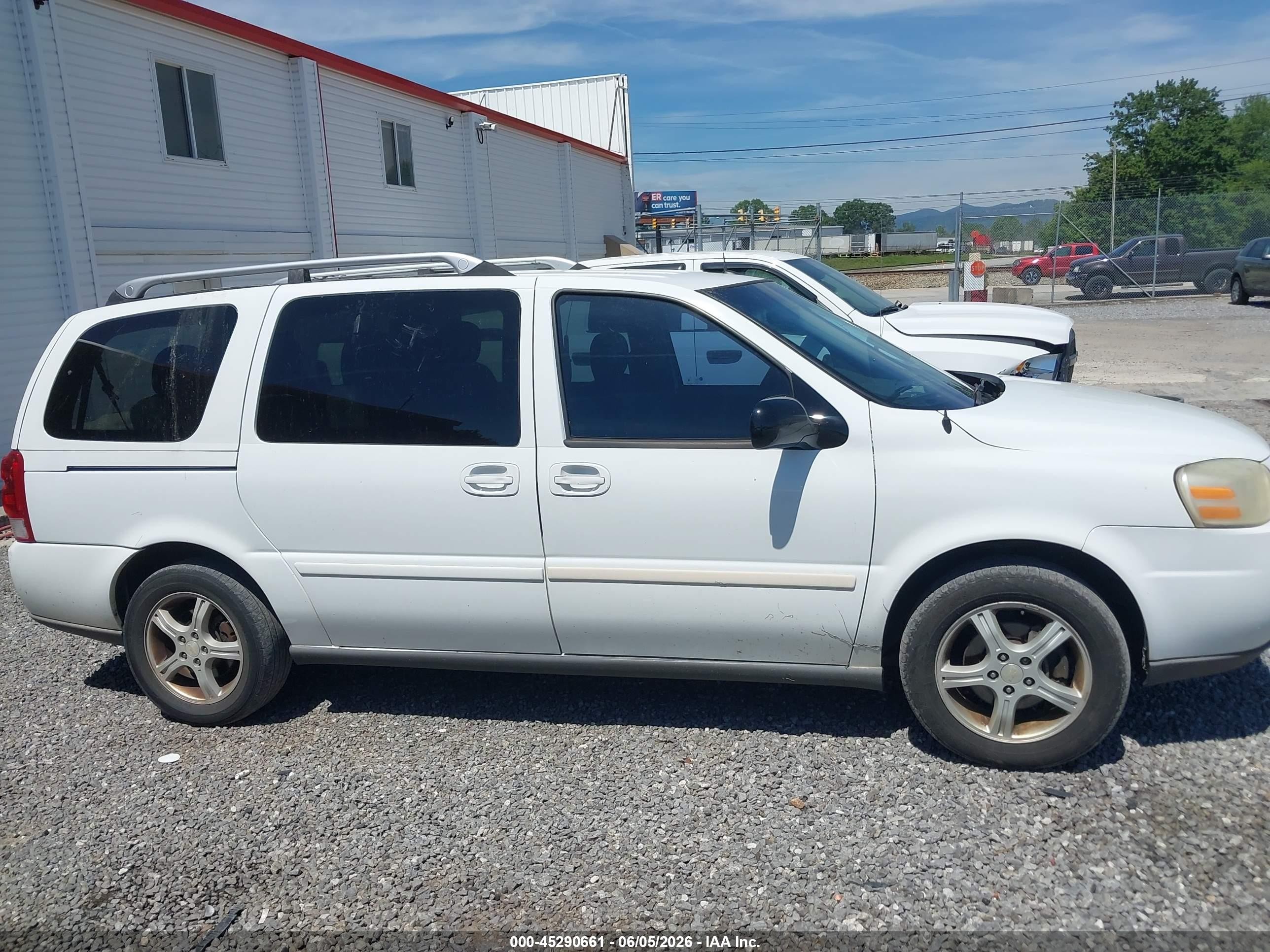 2005 Chevrolet Uplander Lt White vin: 1GNDV33L15D299984