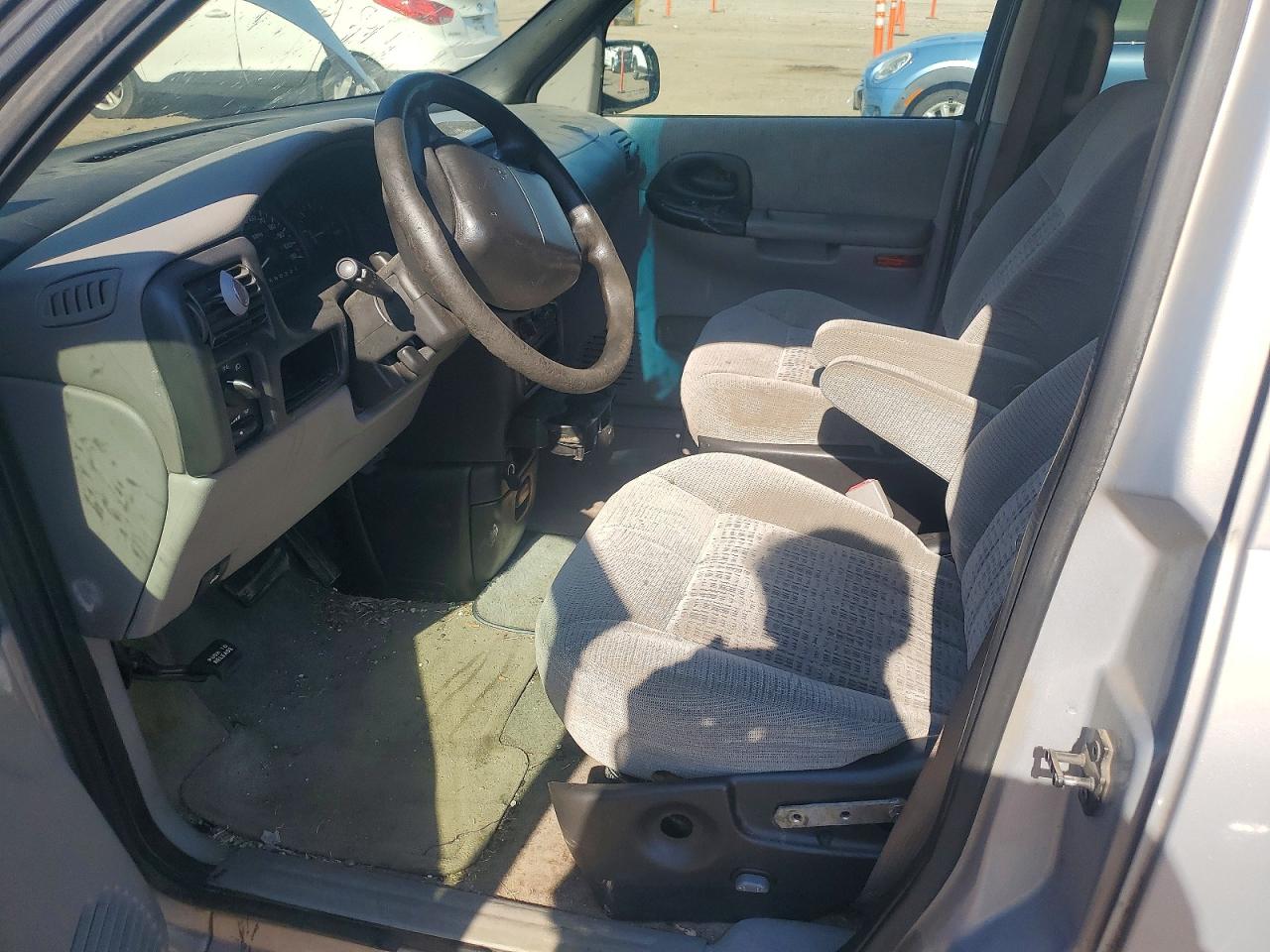 2001 Chevrolet Venture Серебряный vin: 1GNDX03E01D122623