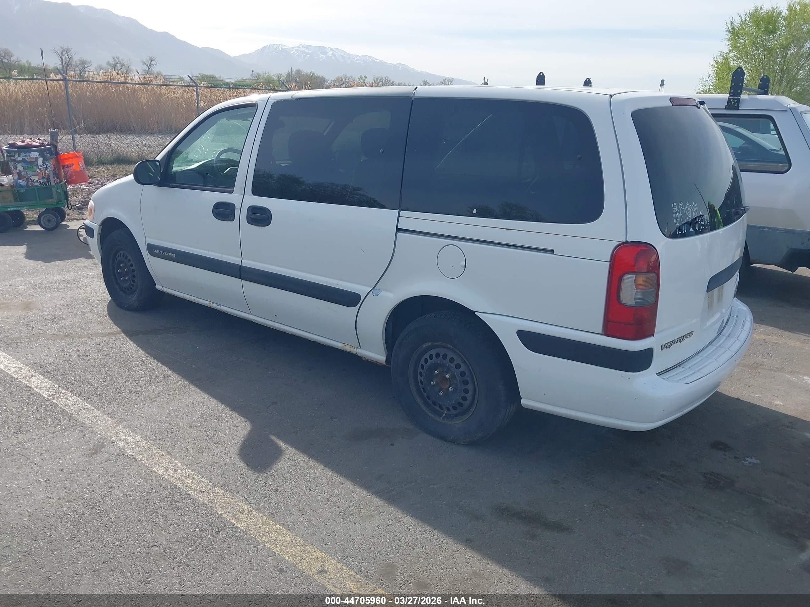 2002 Chevrolet Venture Plus White vin: 1GNDX03E12D104245
