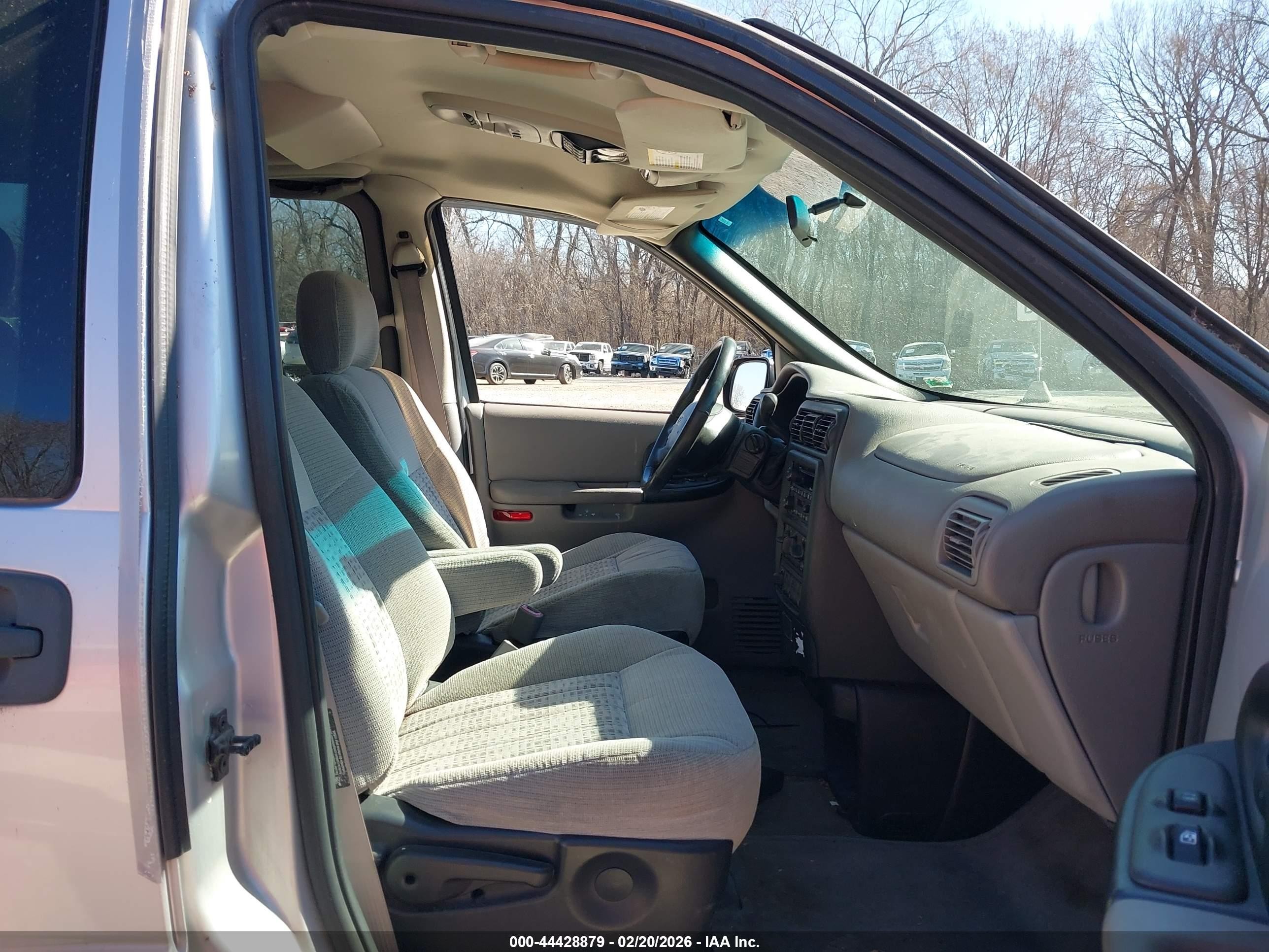 2003 Chevrolet Venture Ls/lt W/1sd/lt W/1sg Серебряный vin: 1GNDX03E13D20382 