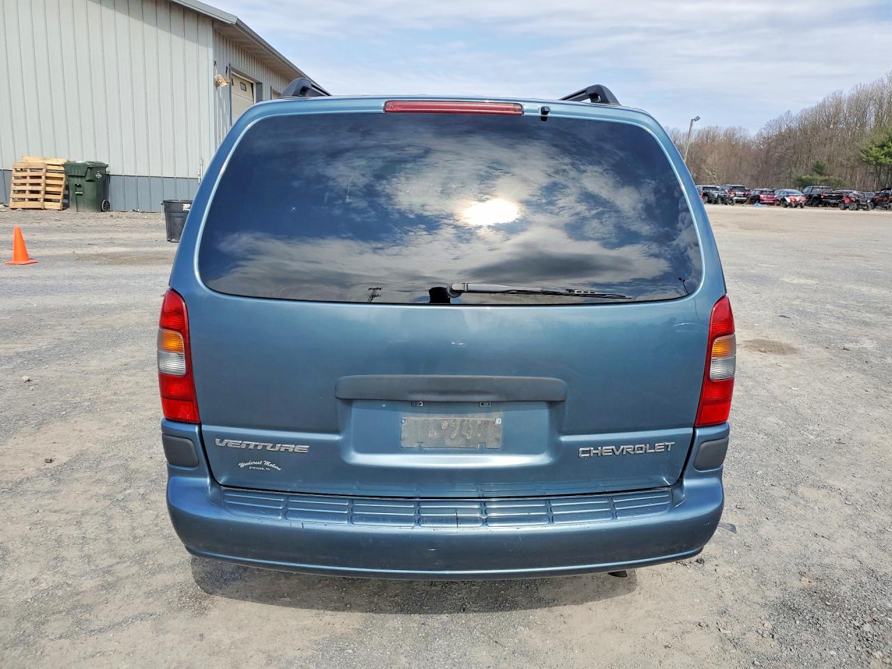 2004 Chev Venture Blue vin: 1GNDX03E34D201448