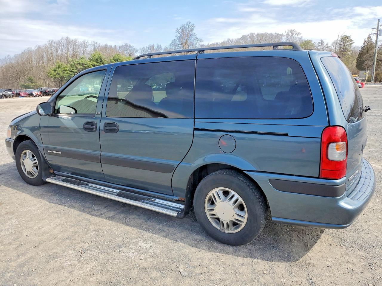 2004 Chev Venture Blue vin: 1GNDX03E34D201448