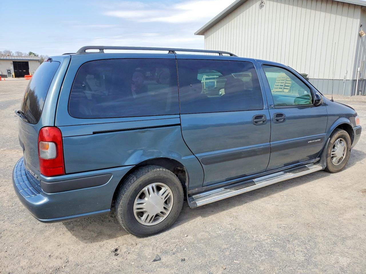 2004 Chev Venture Blue vin: 1GNDX03E34D201448