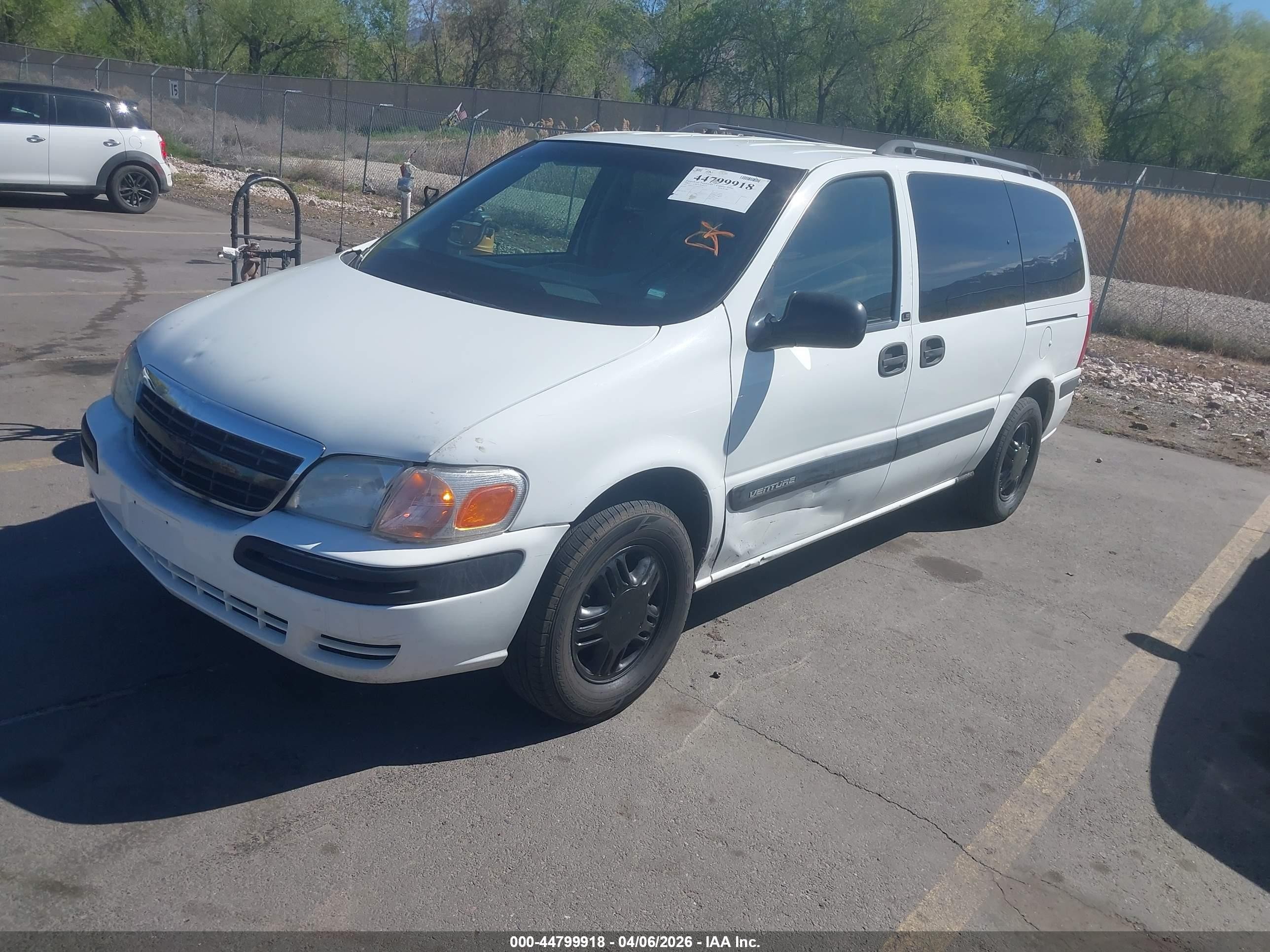 2004 Chevrolet Venture   Белый vin: 1GNDX03E34D271791