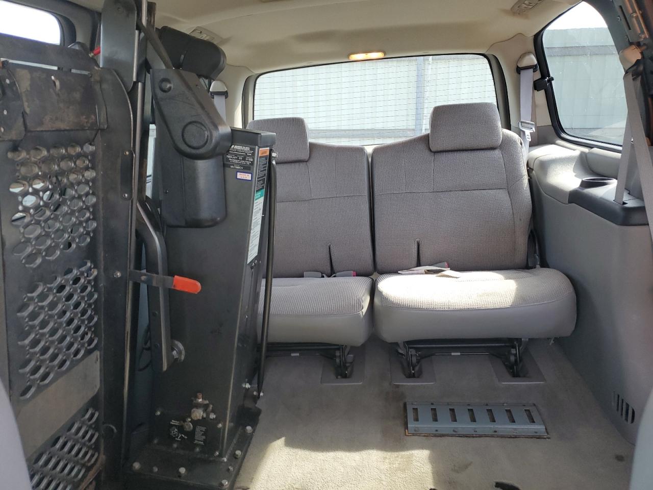 2004 Chevrolet Venture Серебряный vin: 1GNDX03E44D154513