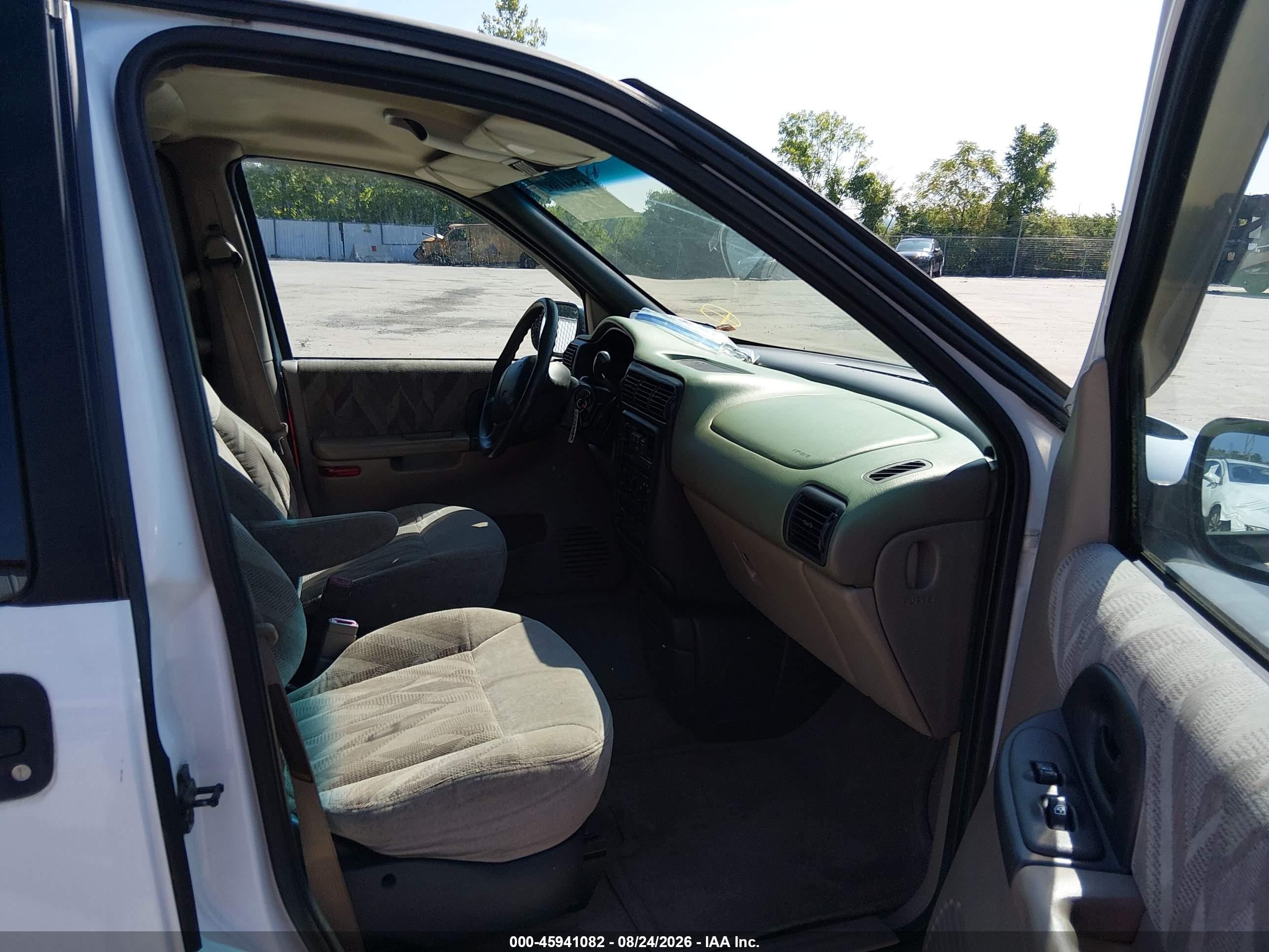 1997 Chevrolet Venture   White vin: 1GNDX03E5VD257263