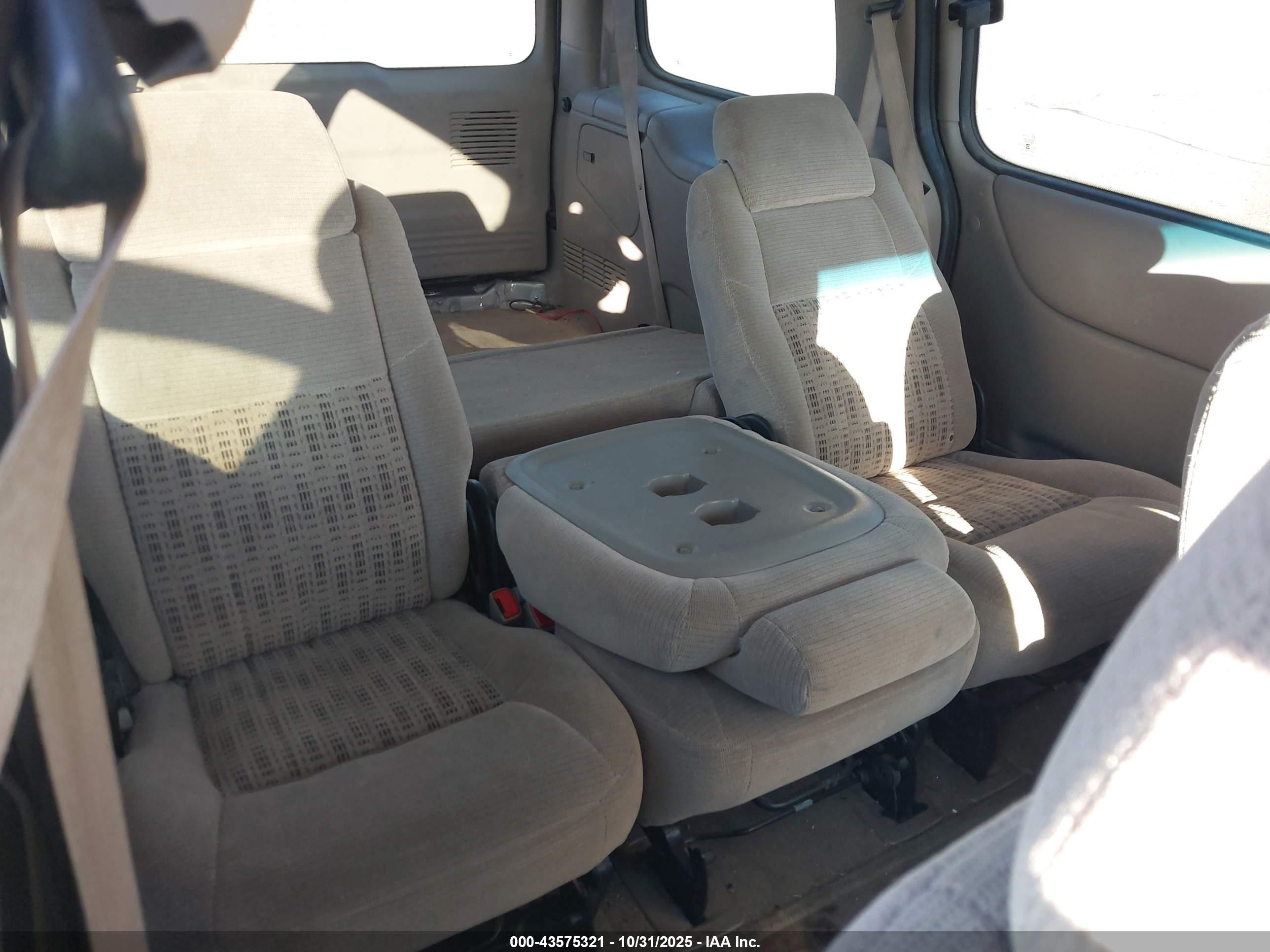 2004 Chevrolet Venture Ls Champagne vin: 1GNDX03E64D104664