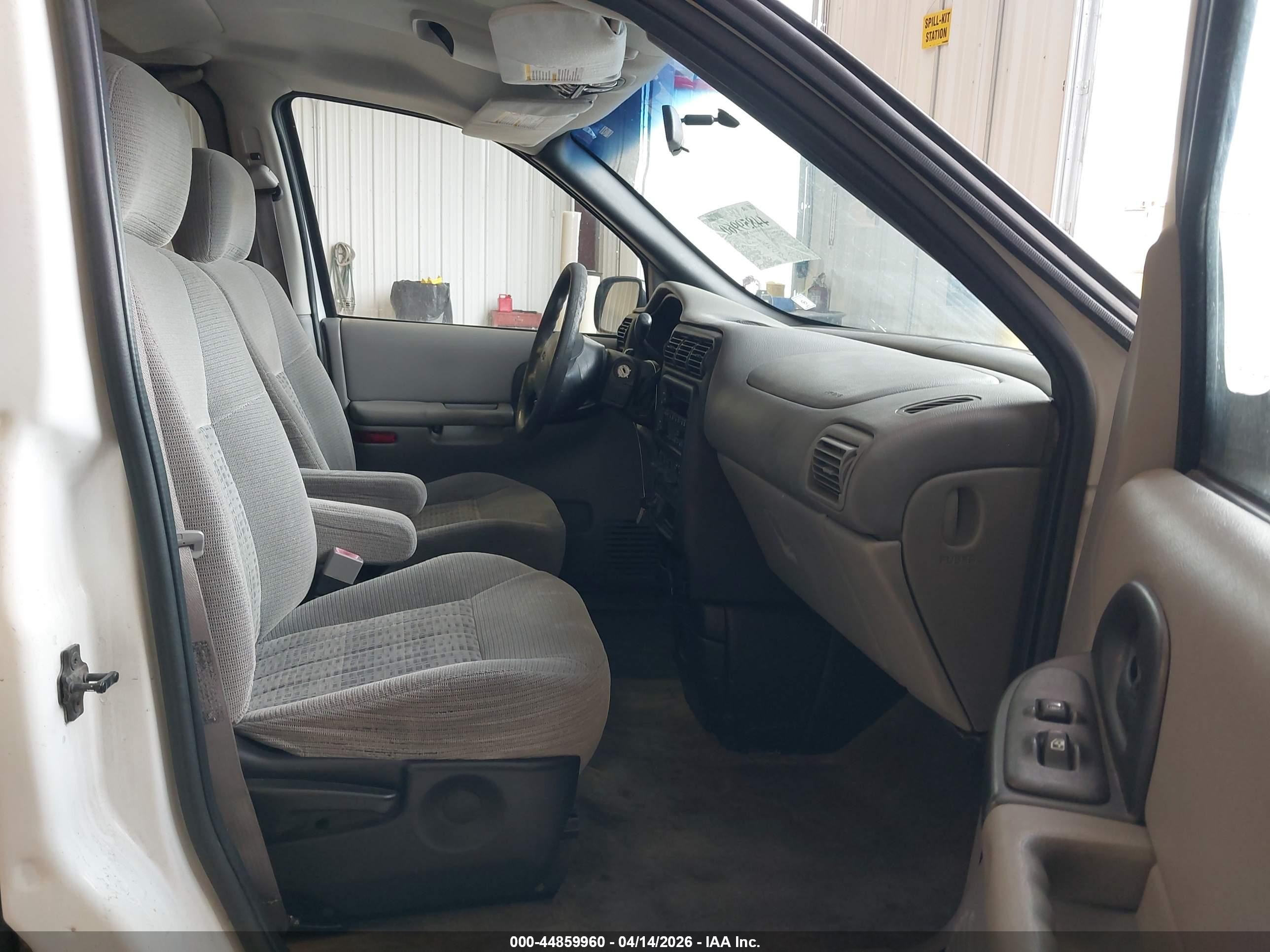 2004 Chevrolet Venture Ls White vin: 1GNDX03E64D164976