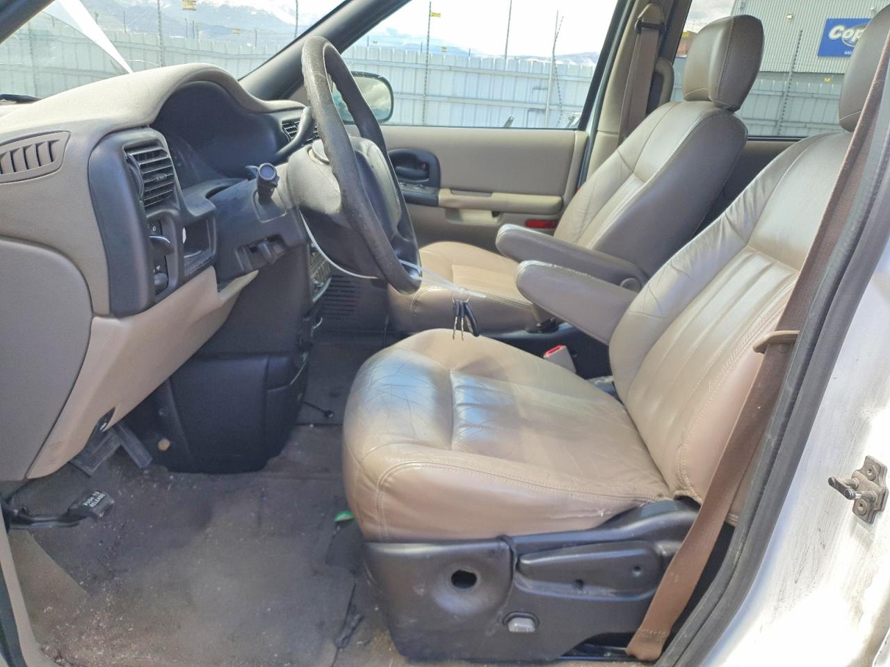 2001 Chev Venture White vin: 1GNDX03E71D160141
