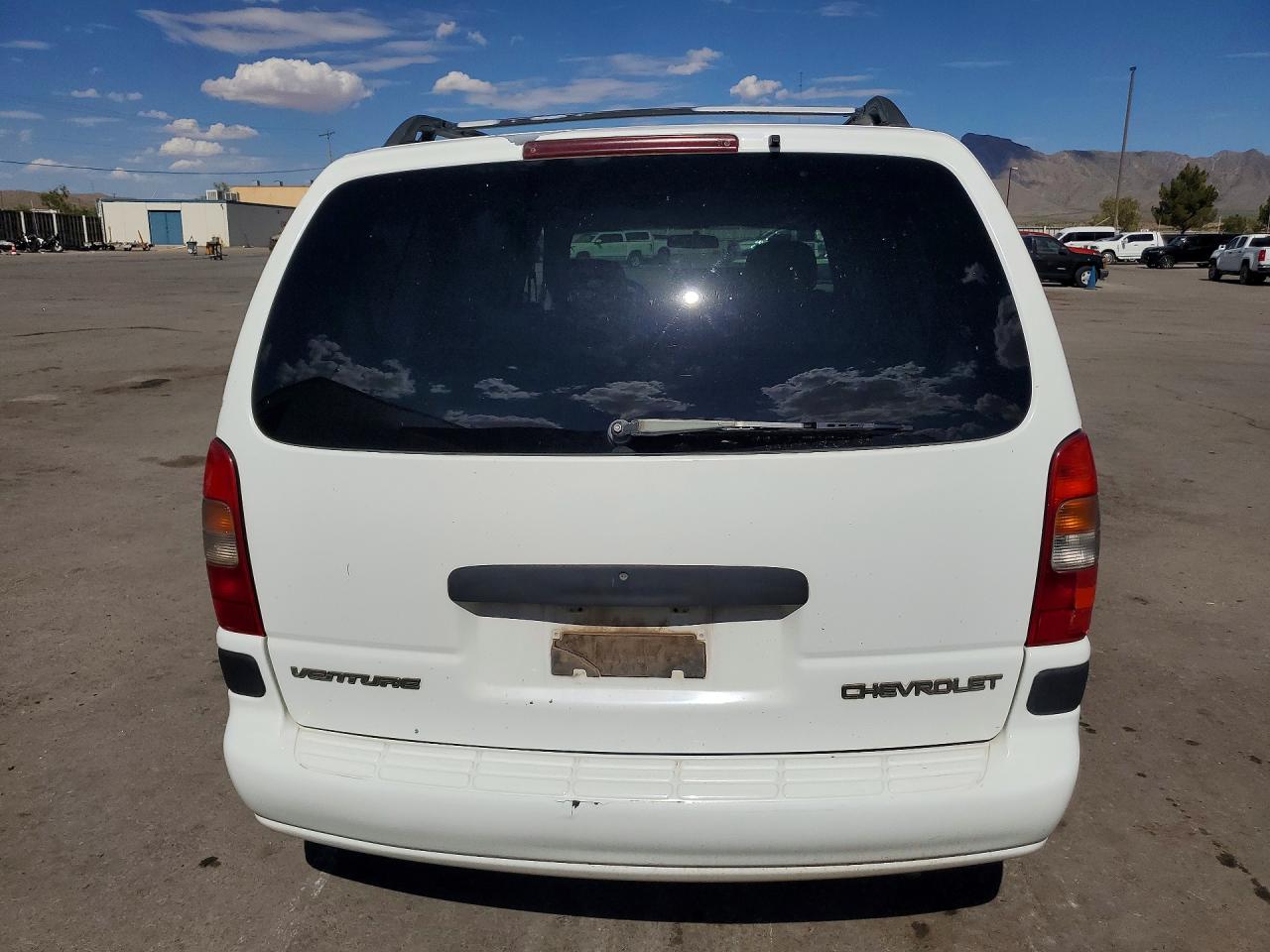 2002 Chevrolet Venture White vin: 1GNDX03E92D101559