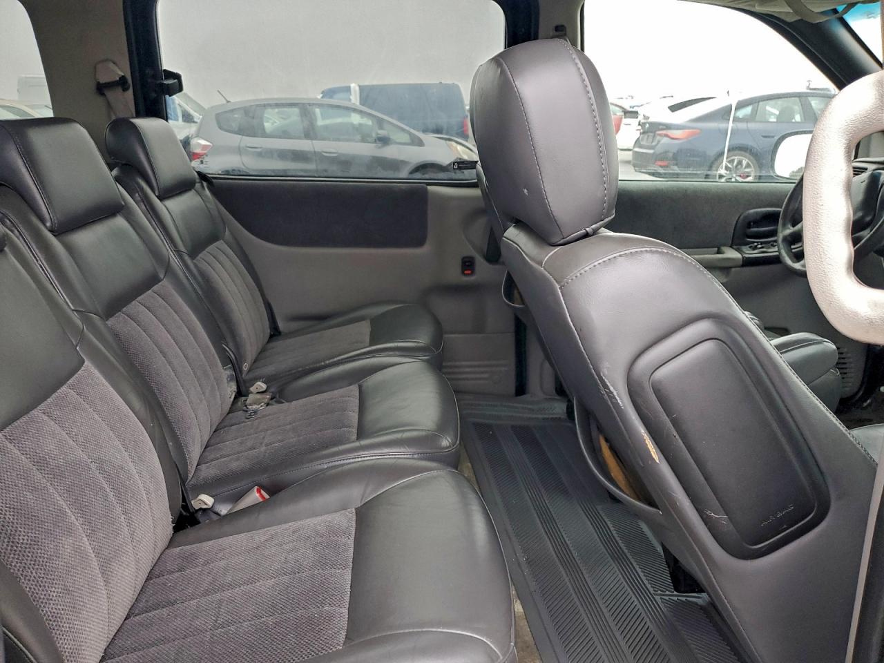 2001 Chevrolet Venture Luxury Black vin: 1GNDX13E71D148867