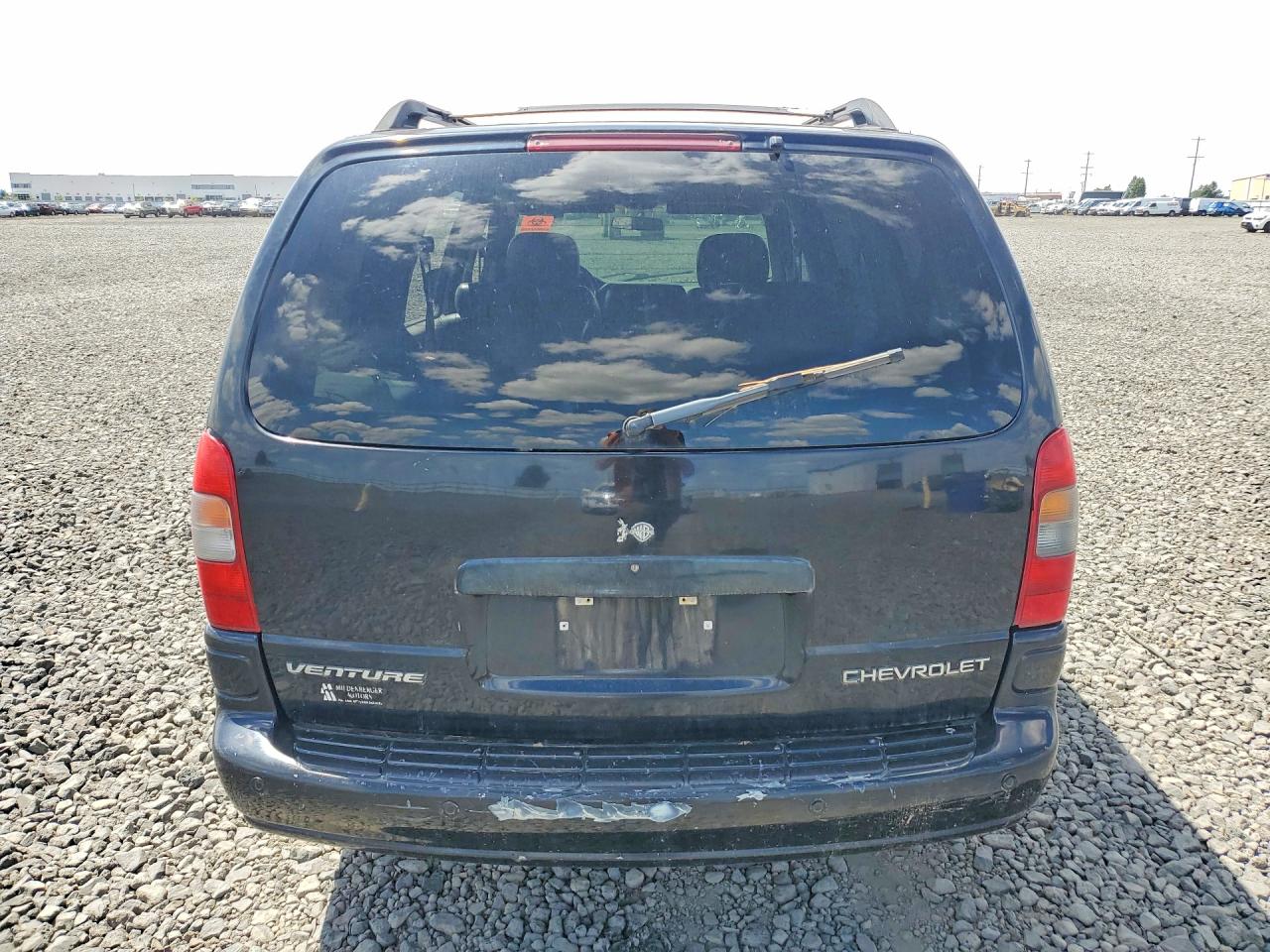 2002 Chevrolet Venture Luxury Black vin: 1GNDX13E92D190037