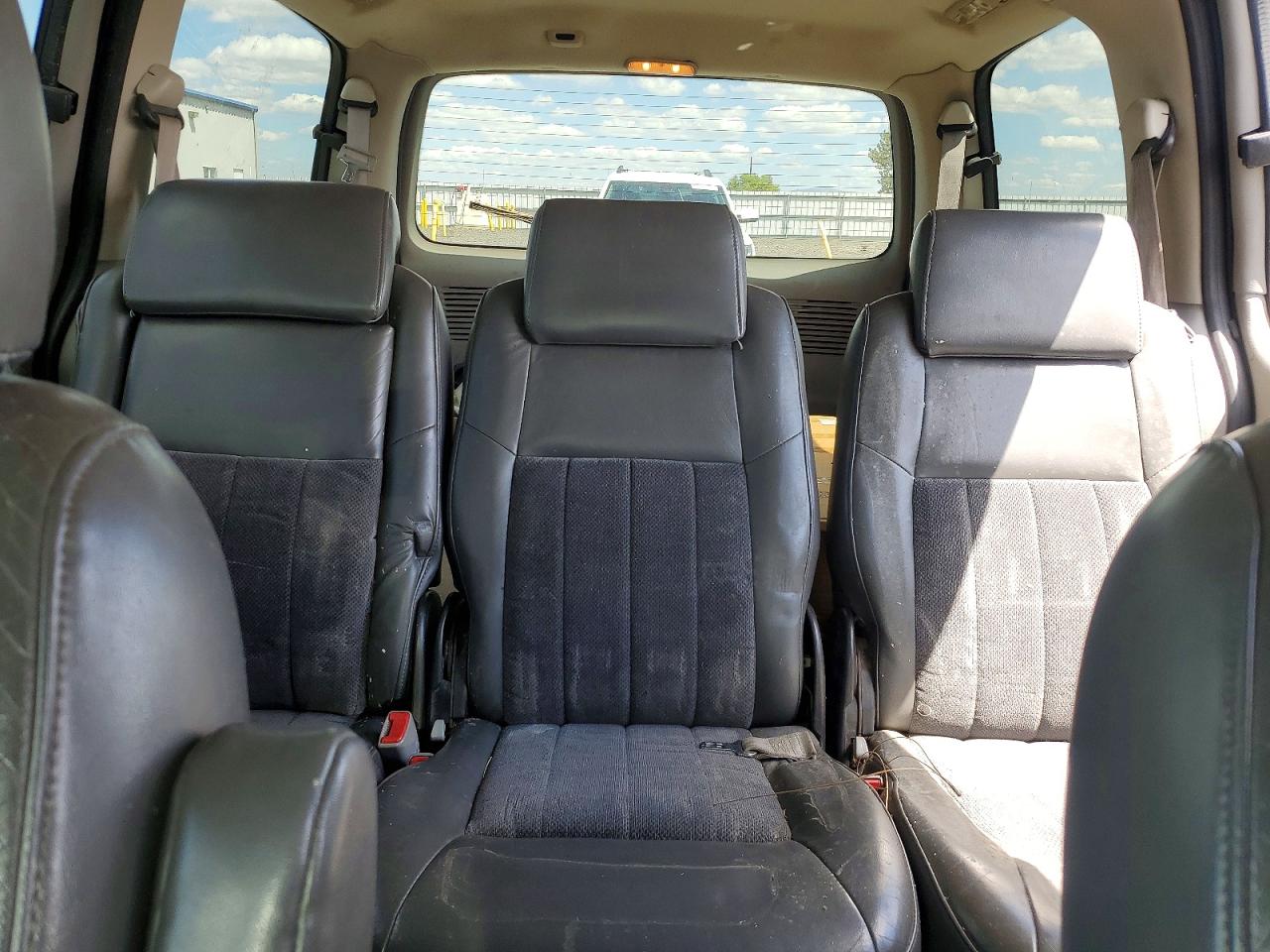 2002 Chevrolet Venture Luxury Black vin: 1GNDX13E92D190037