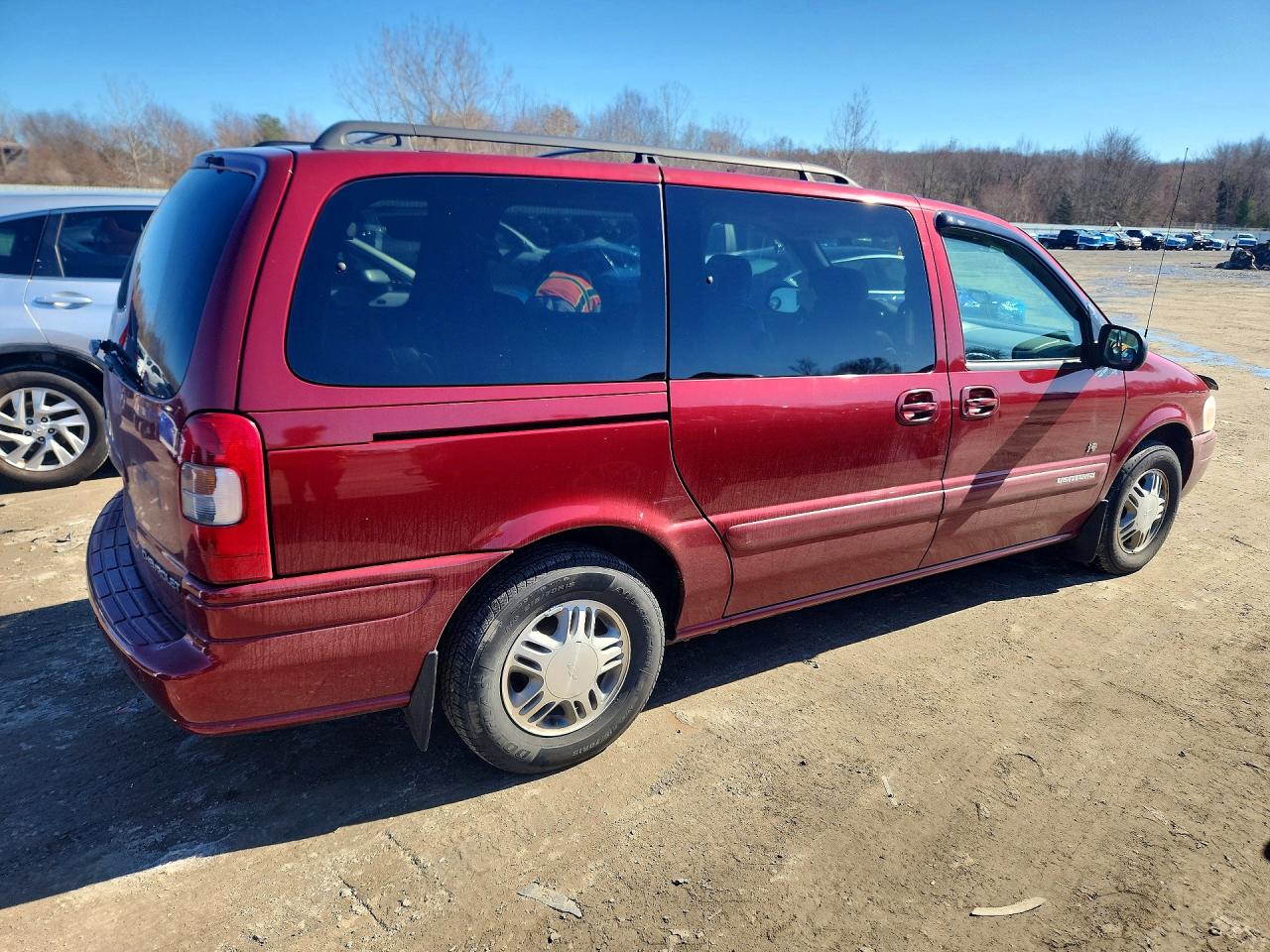 2002 Chevrolet Venture Luxury Red vin: 1GNDX13EX2D144135