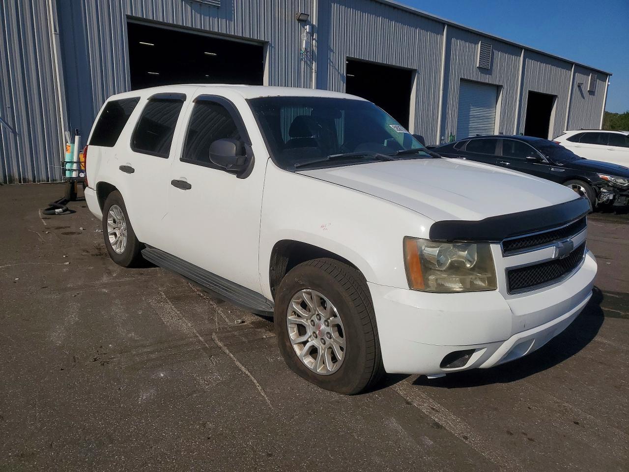 2007 Chevrolet Tahoe C1500 White vin: 1GNEC03067R403244