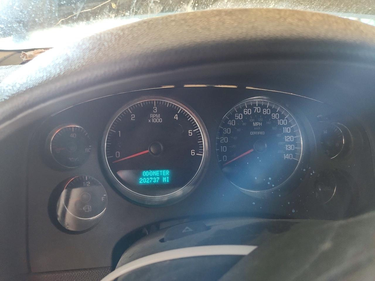 2007 Chevrolet Tahoe C1500 Белый vin: 1GNEC03077R360856