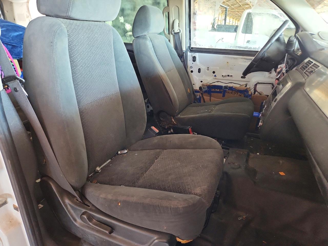 2007 Chevrolet Tahoe C1500 Белый vin: 1GNEC03077R360856