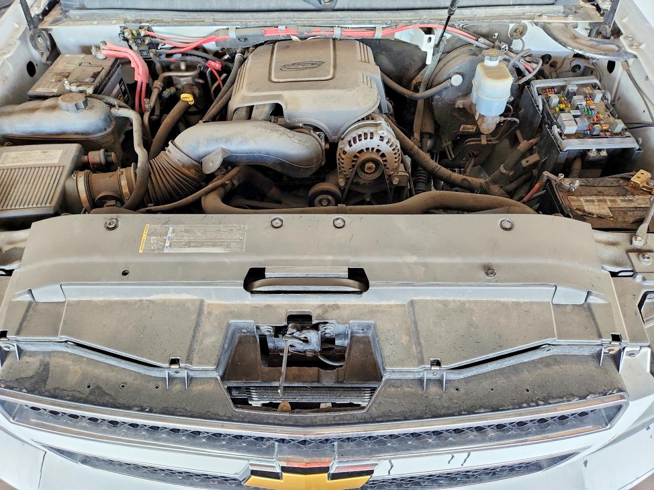 2007 Chevrolet Tahoe C1500 Белый vin: 1GNEC03077R360856